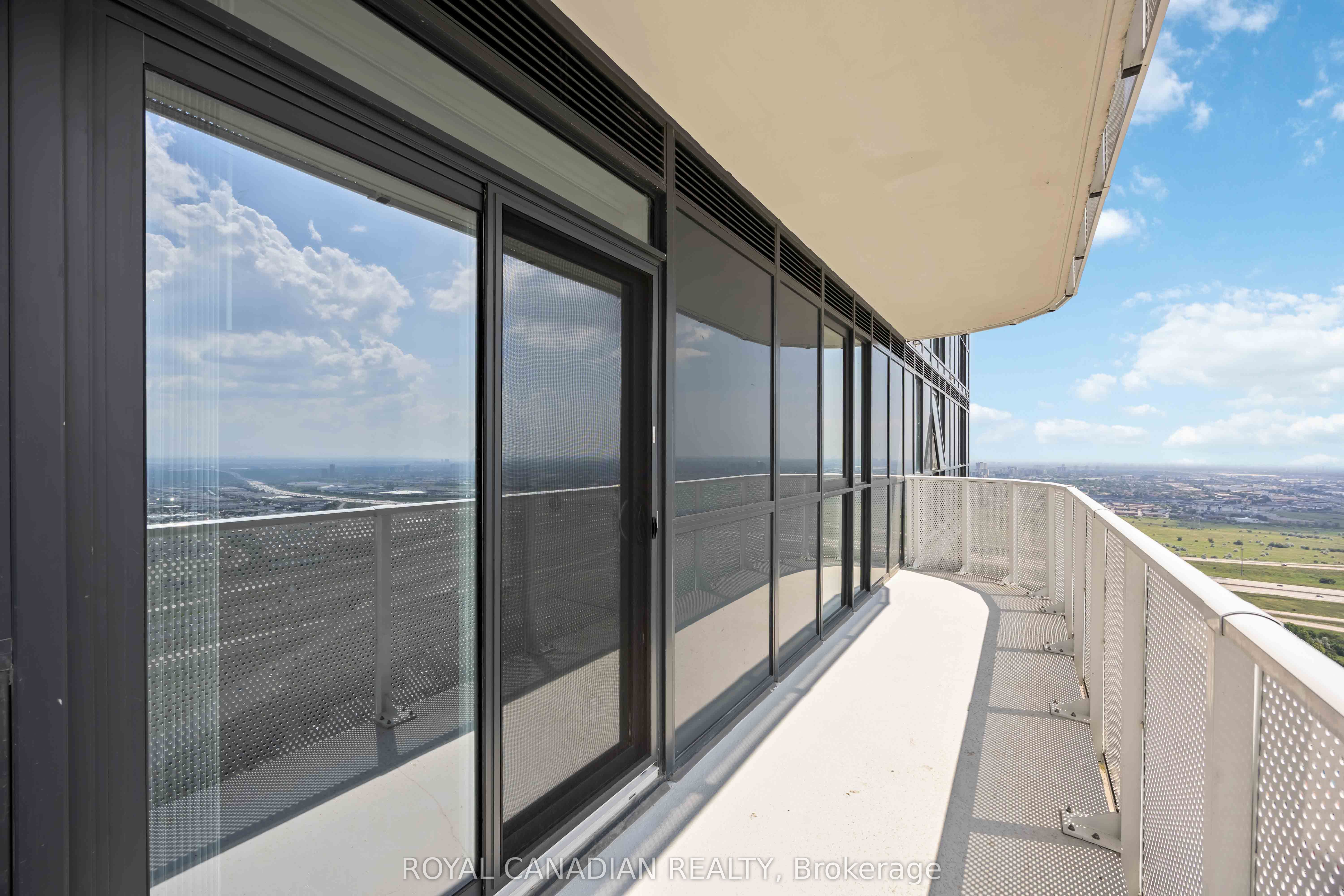 #5007 - 195 Commerce Street Property Photo 24