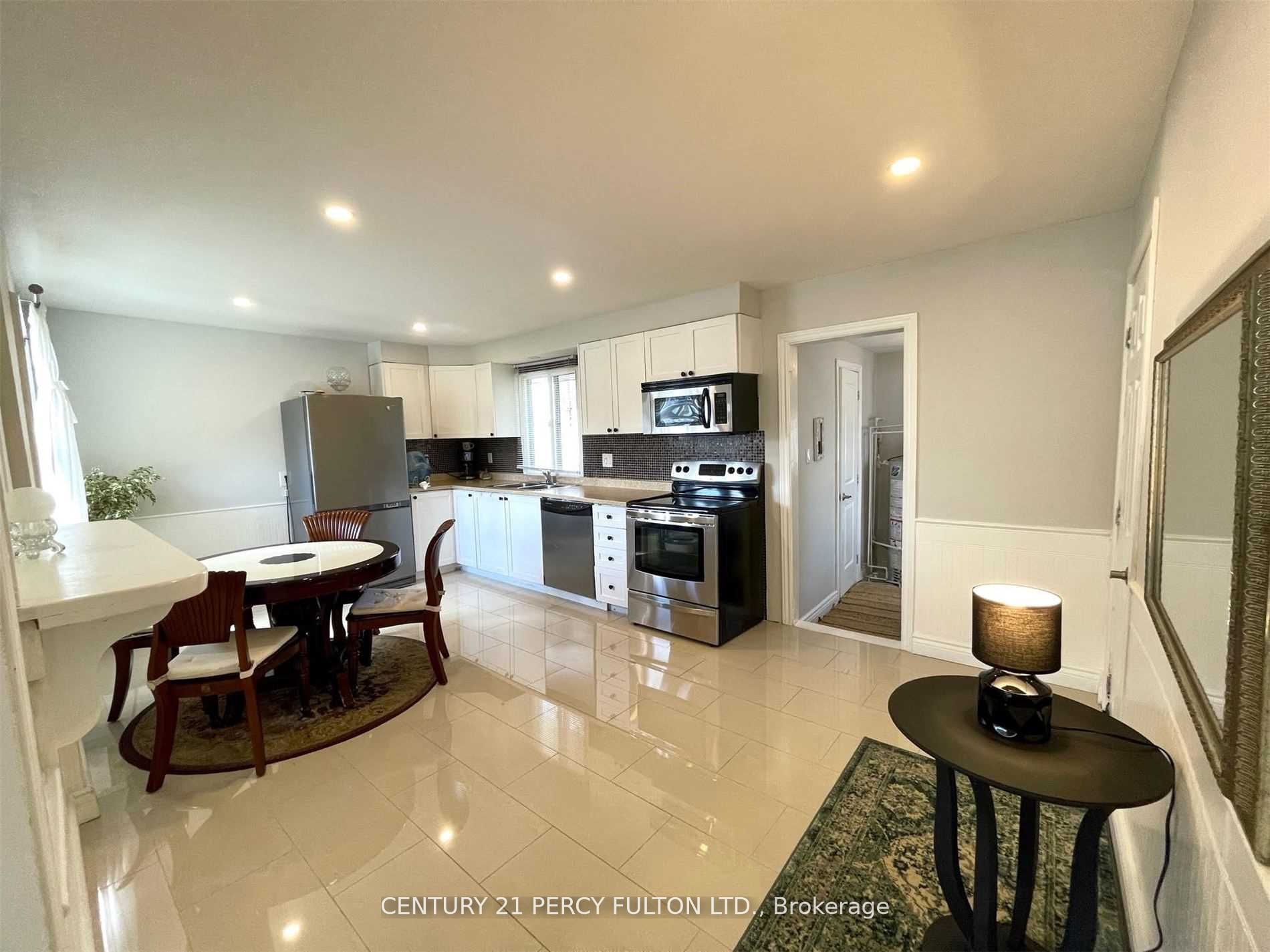 190 Beach Rd Property Photo 7