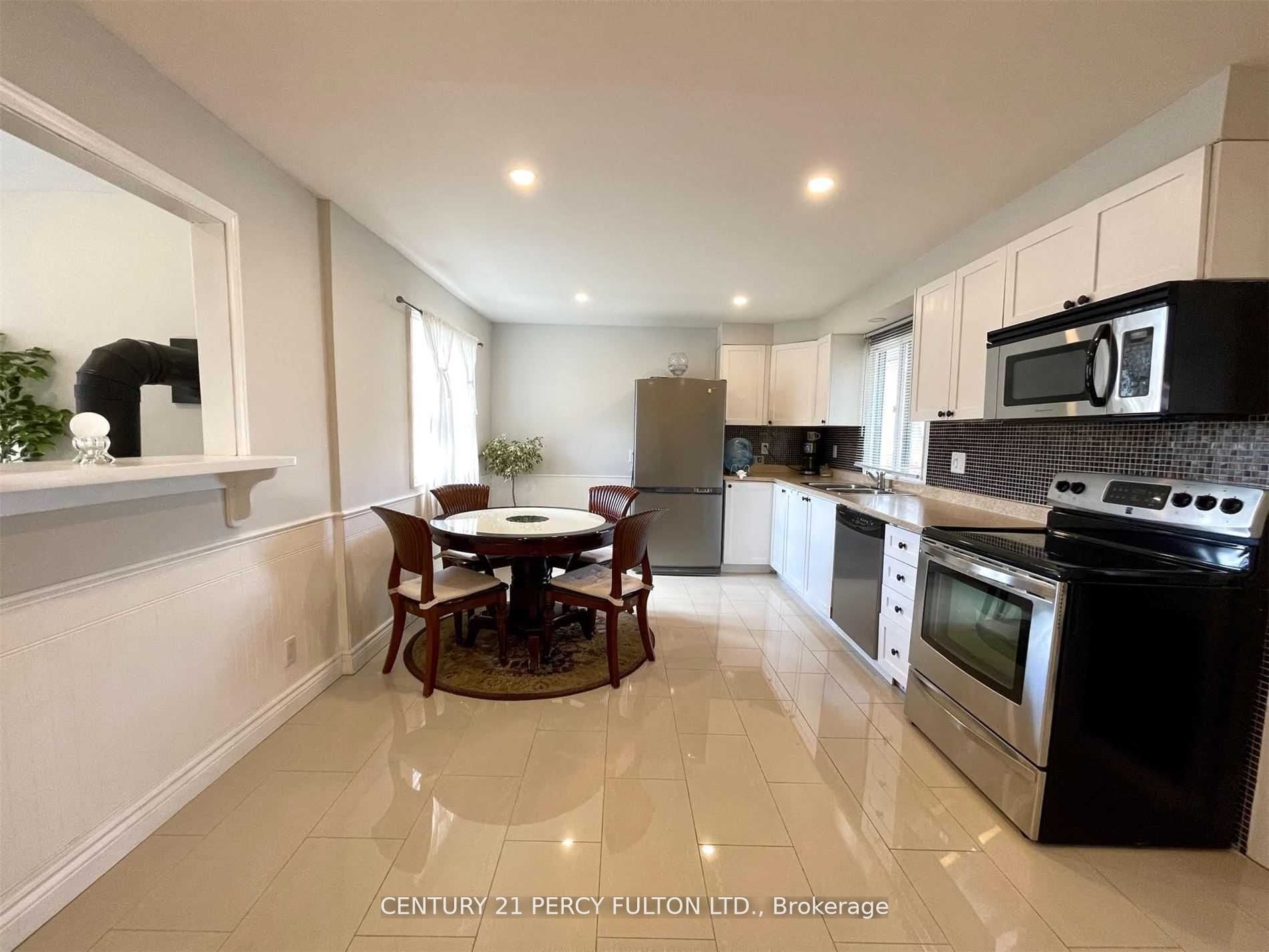 190 Beach Rd Property Photo 8