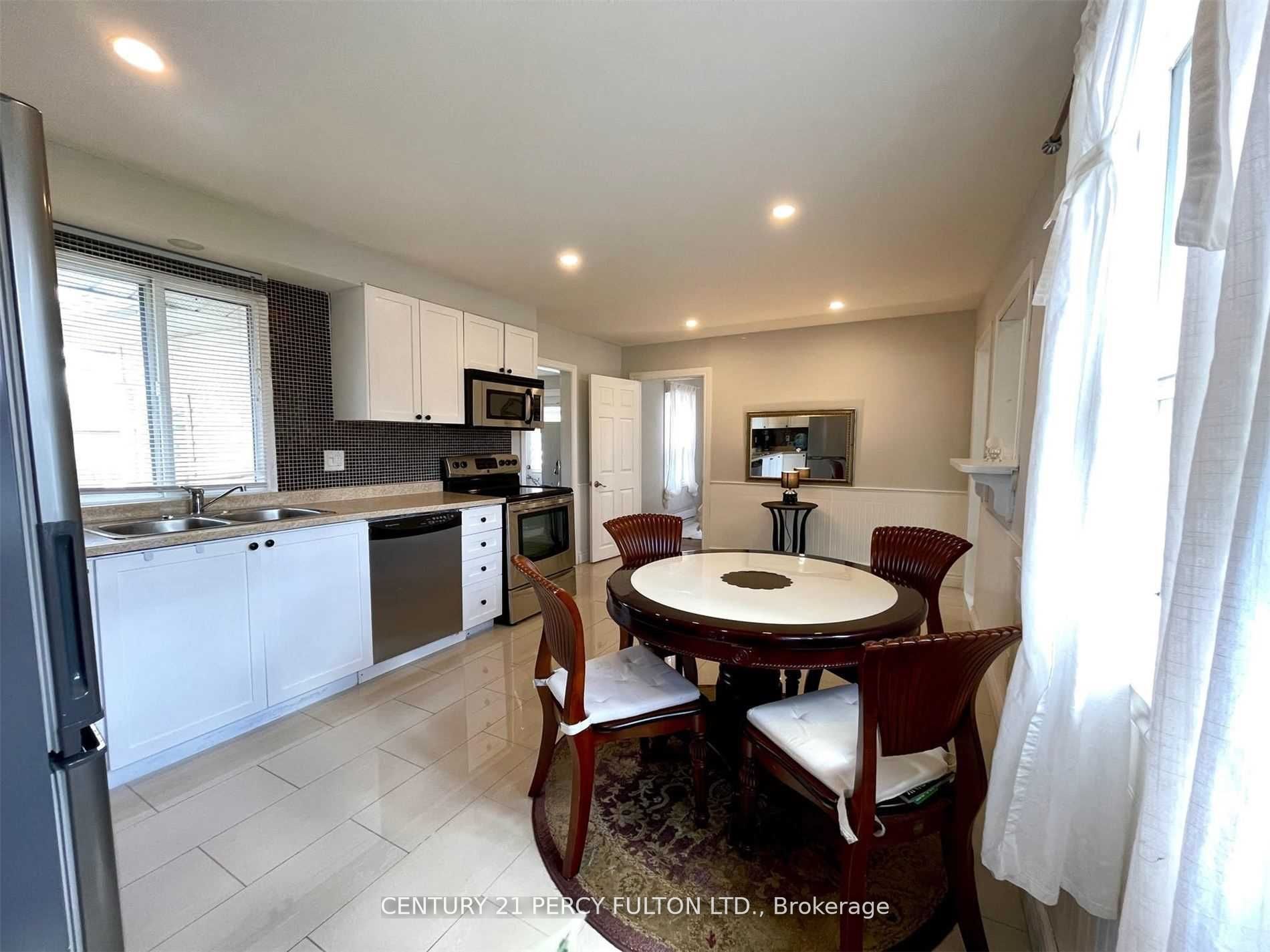 190 Beach Rd Property Photo 9