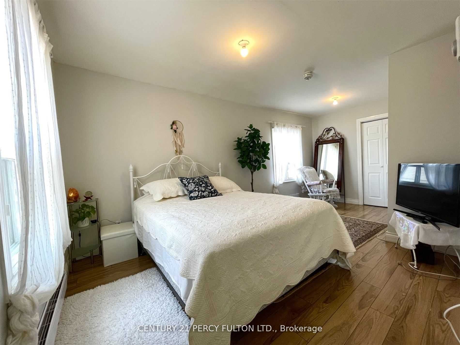 190 Beach Rd Property Photo 12