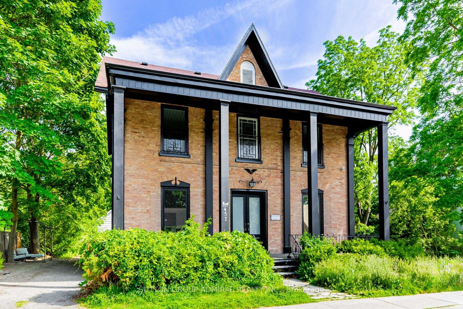 #2 - 457 D'Arcy Street Property Photo 1