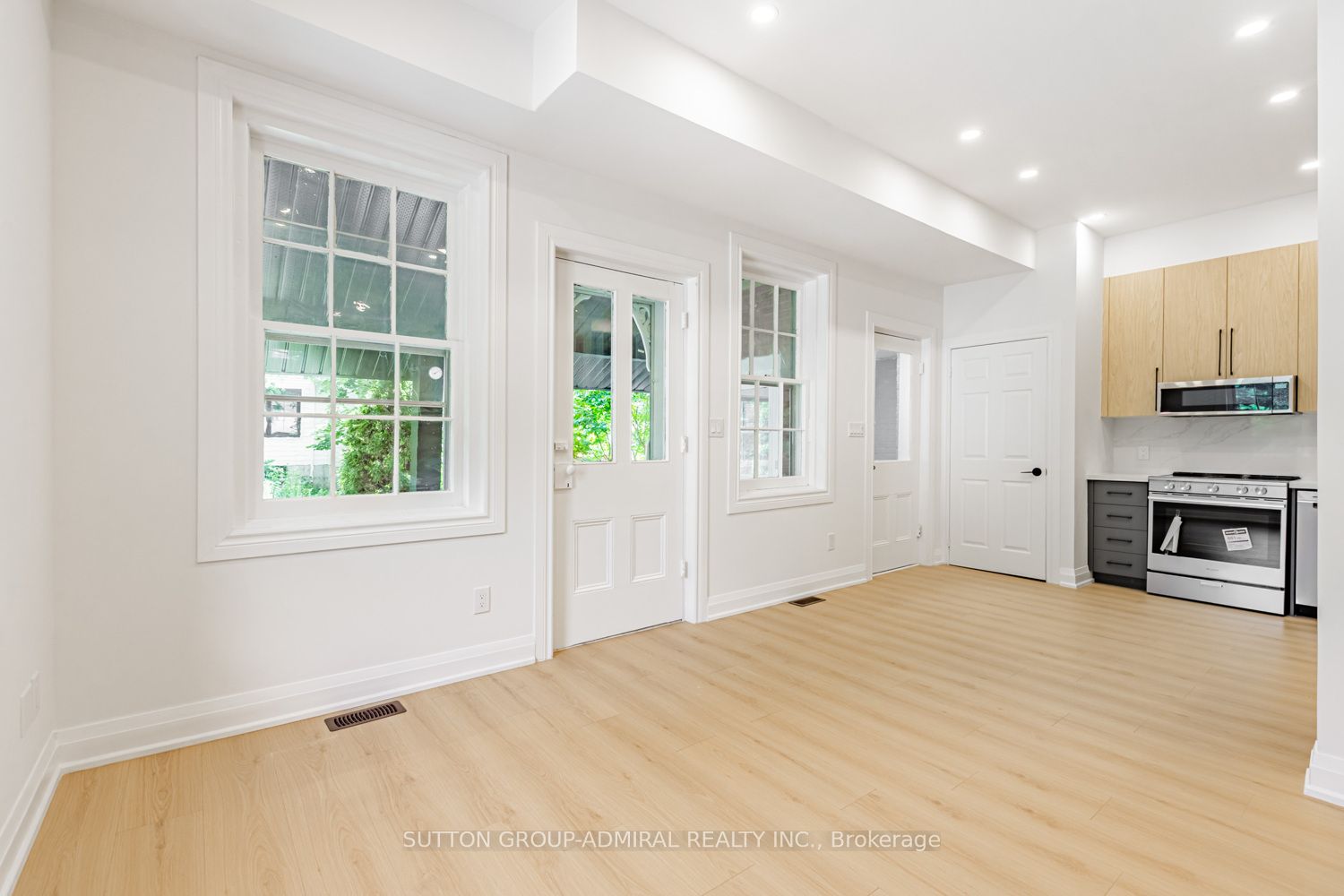 #2 - 457 D'arcy Street Property Photo 6