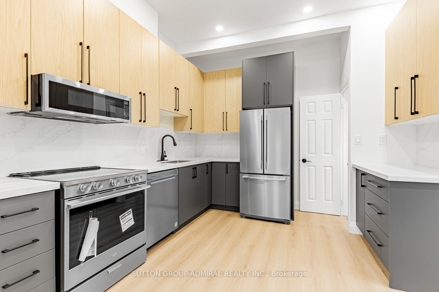 #2 - 457 D'arcy Street Property Photo 9