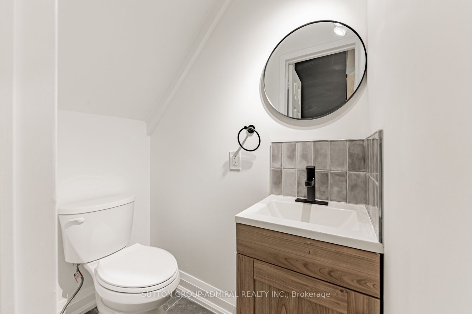 #2 - 457 D'arcy Street Property Photo 14