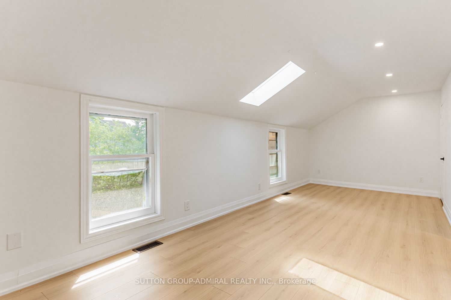 #2 - 457 D'arcy Street Property Photo 17