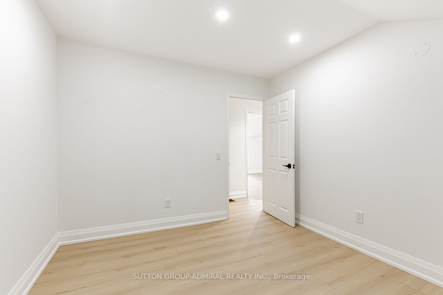 #2 - 457 D'arcy Street Property Photo 21