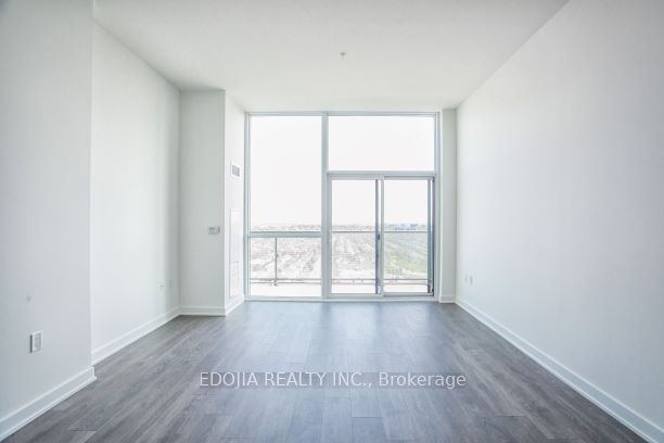 75 Oneida Cres Property Photo 3