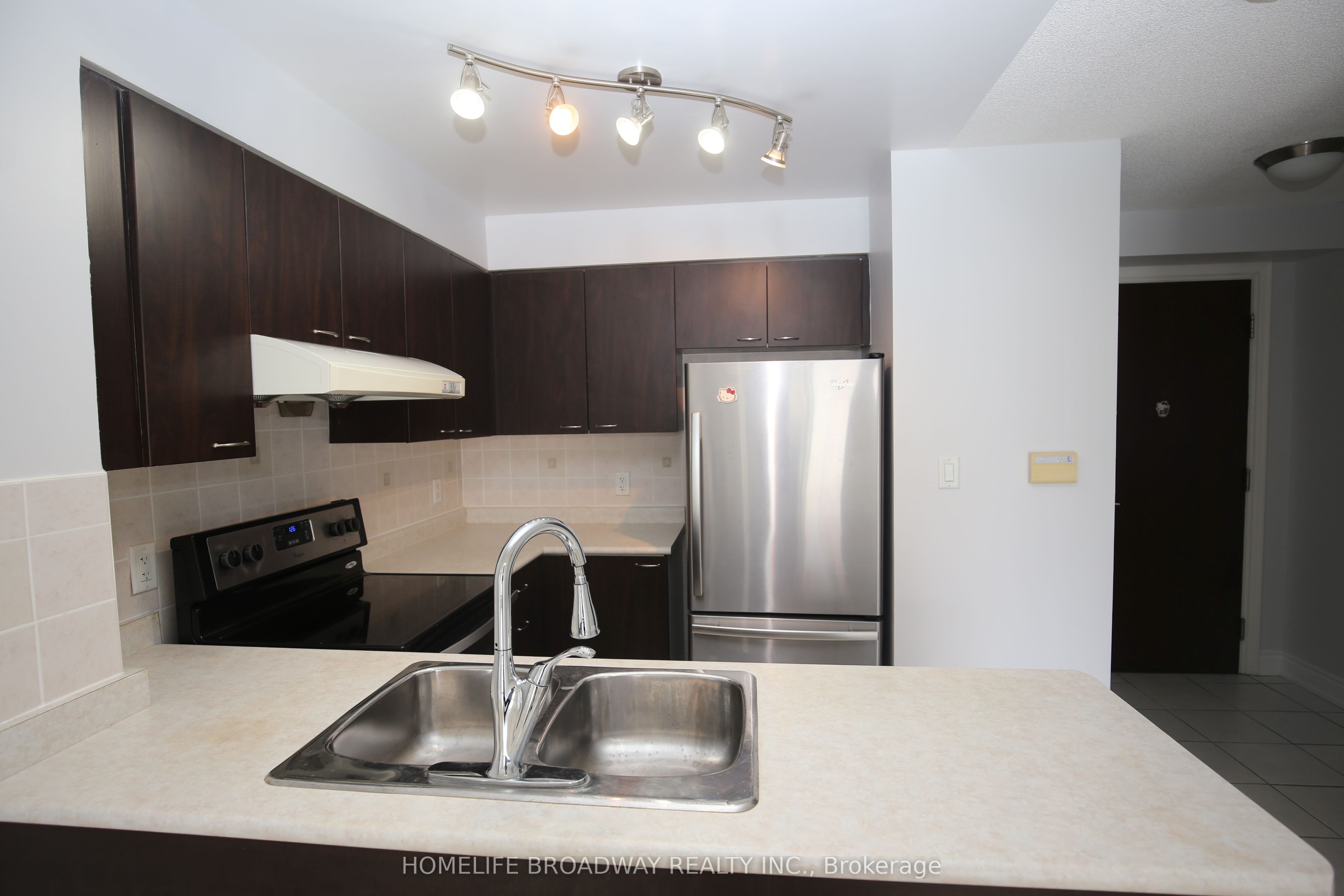 88 Times Ave Property Photo 5
