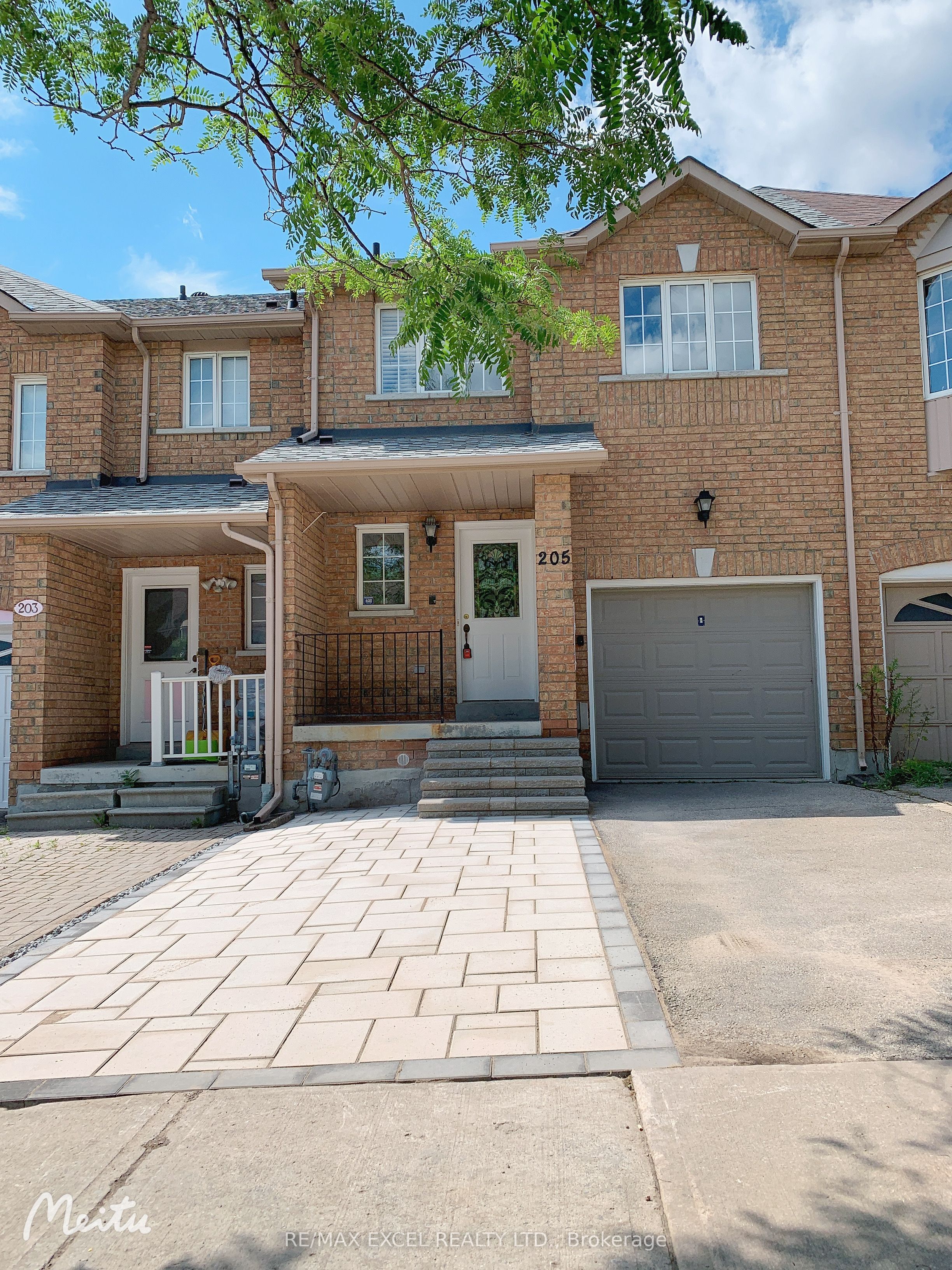 205 Kimono Cres Property Photo 1