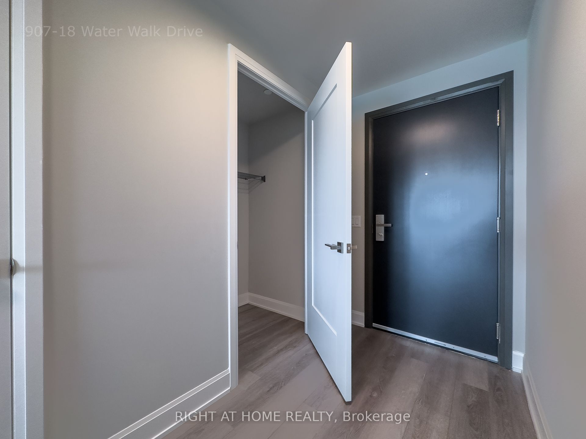 #907 - 18 Water Walk Drive Property Photo 22