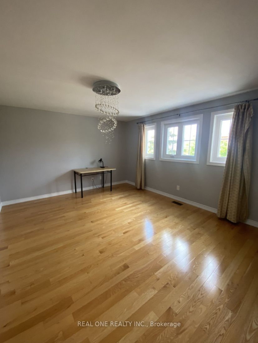 153 Yorkland St Property Photo 3