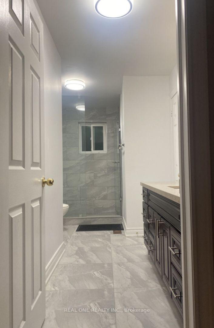 153 Yorkland St Property Photo 4