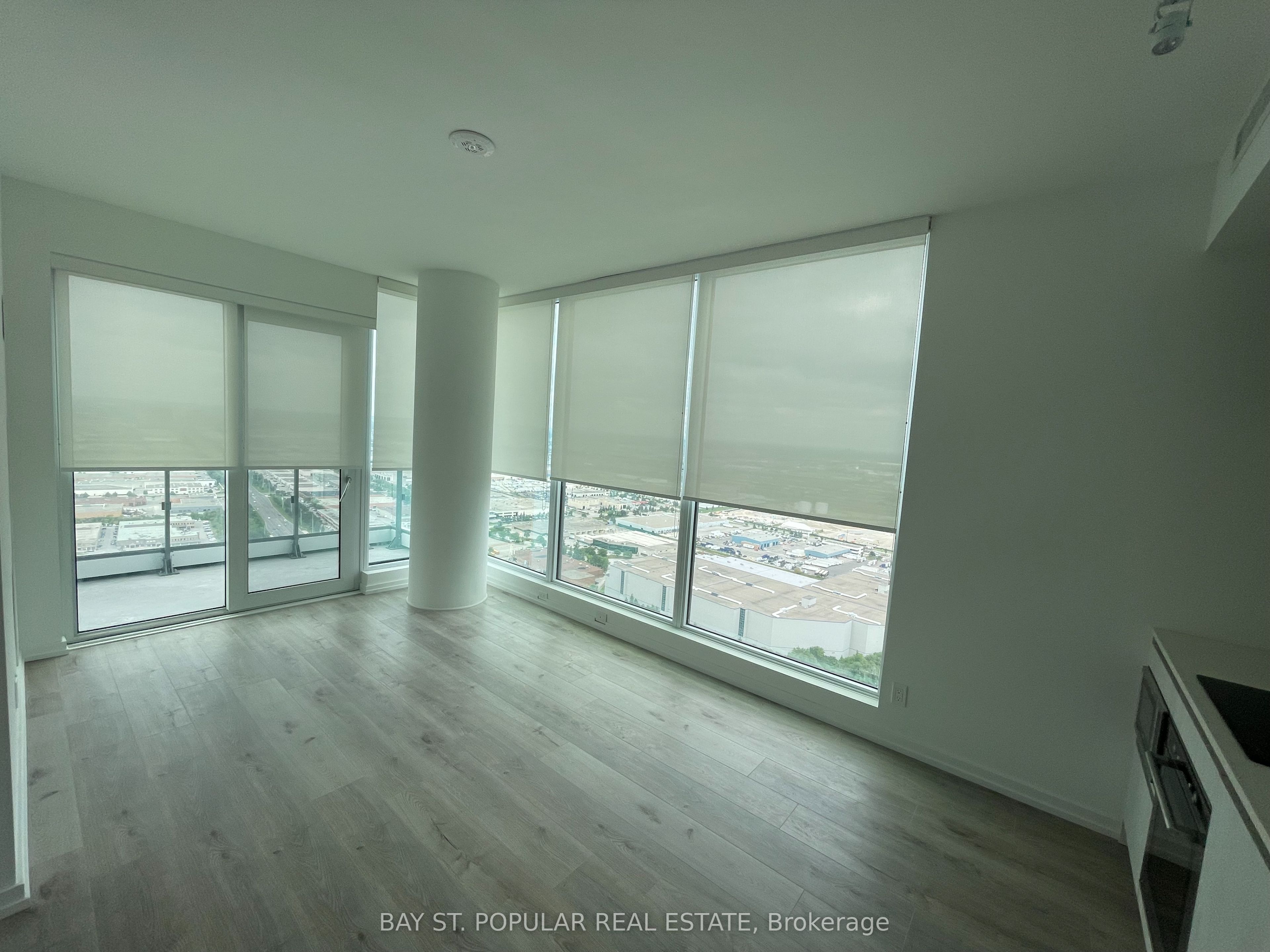 1000 Portage Pkwy Property Photo 10