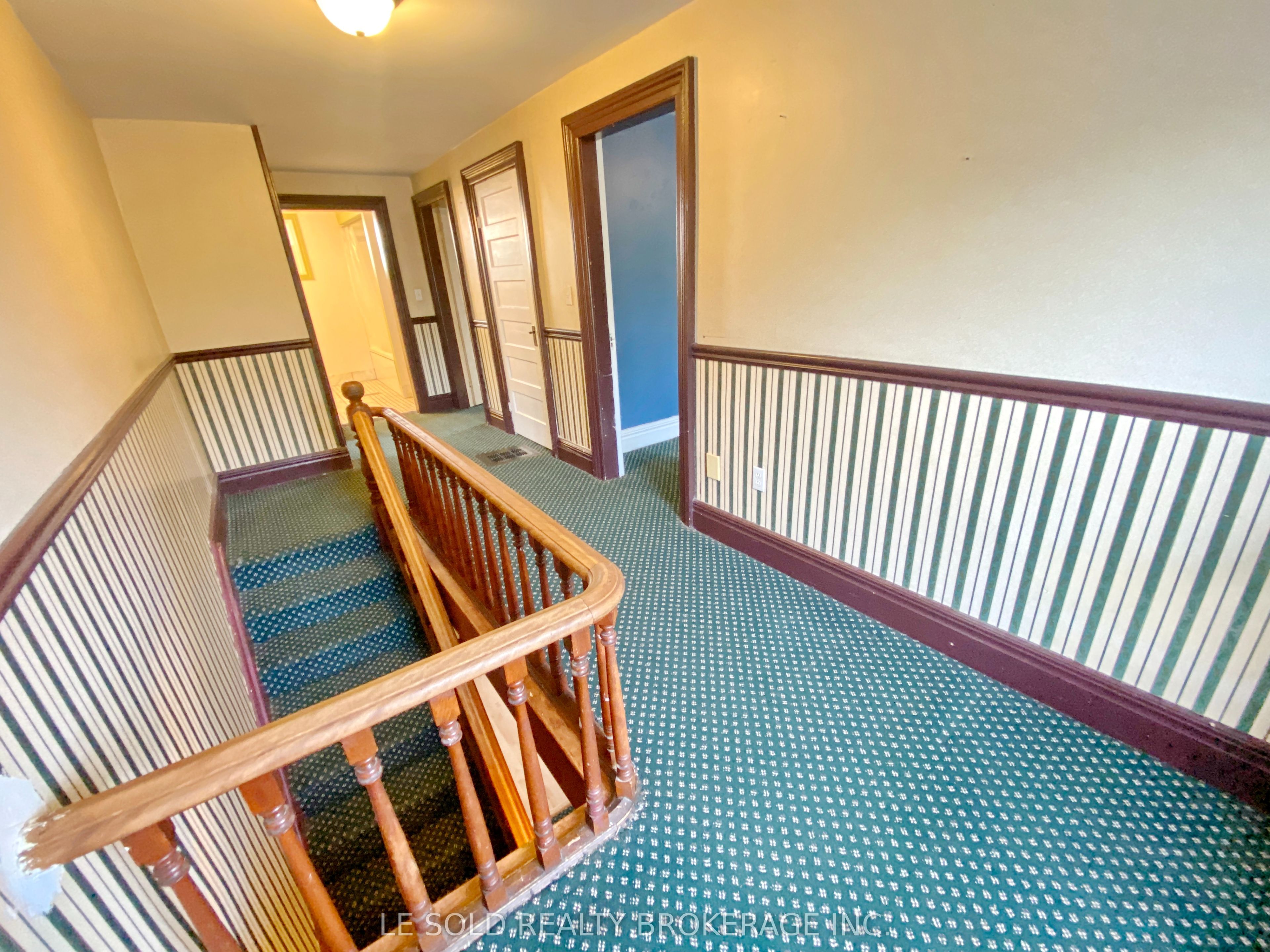 438 Osborne Street Property Photo 13