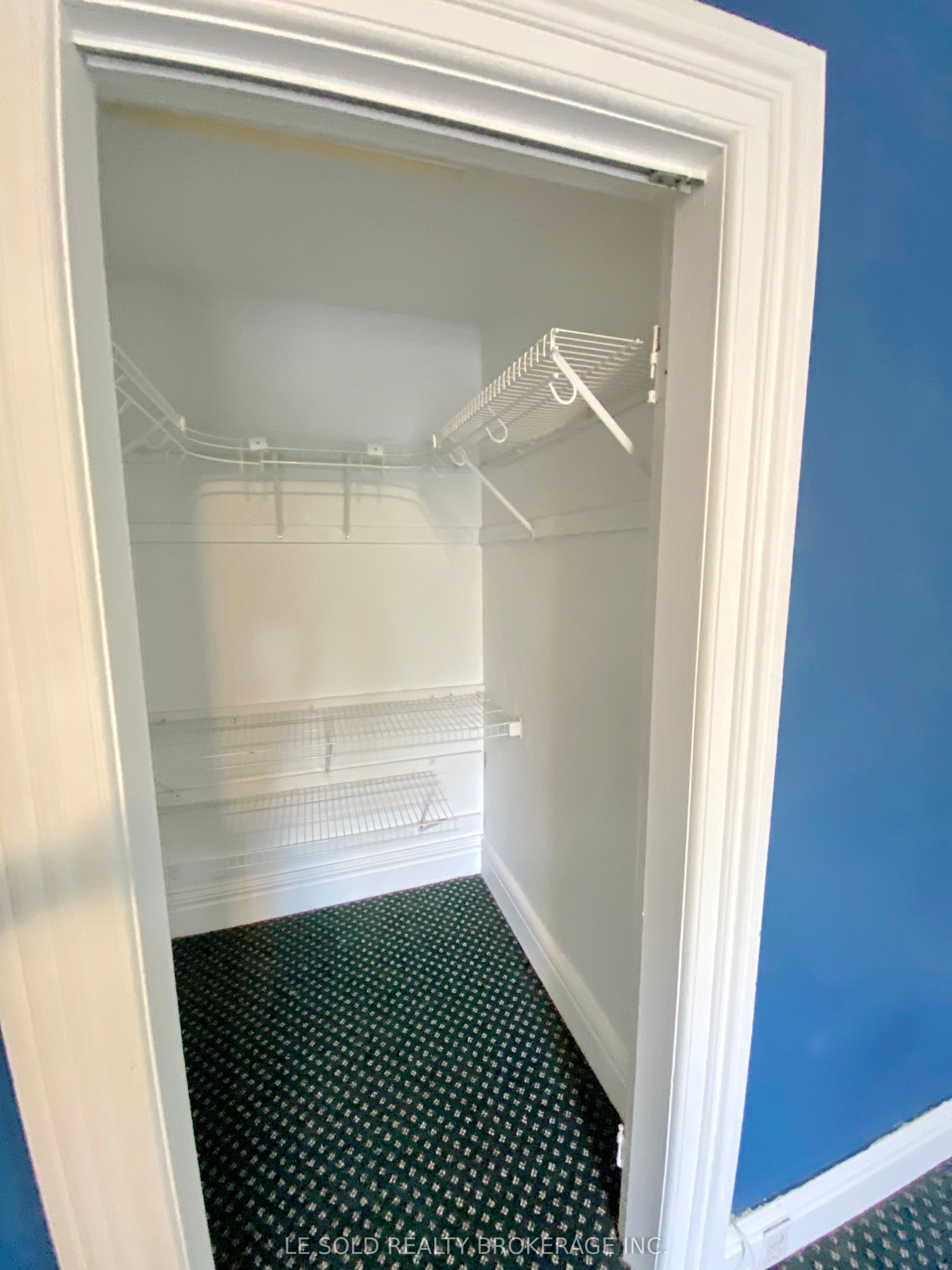 438 Osborne Street Property Photo 16