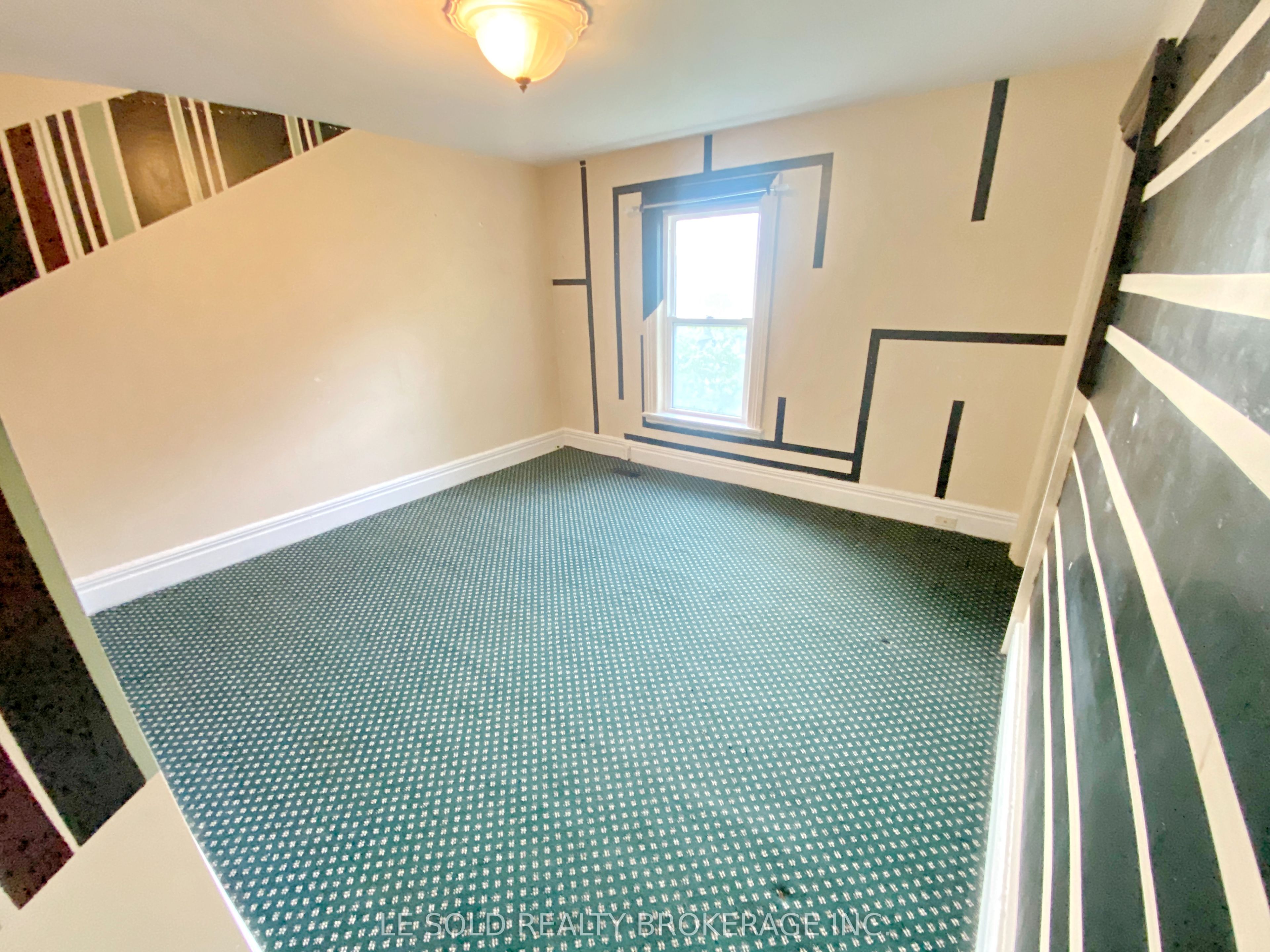 438 Osborne Street Property Photo 17