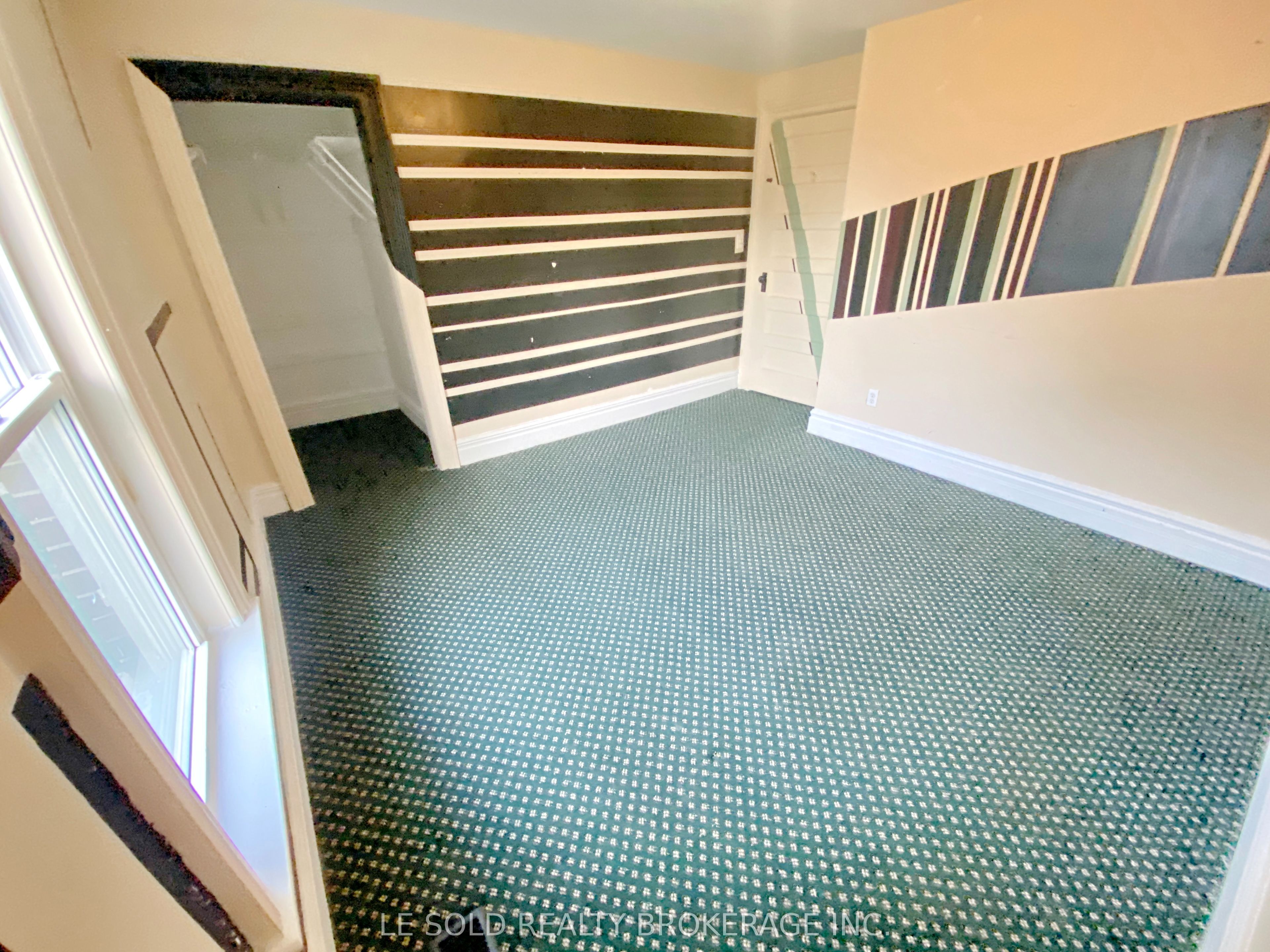 438 Osborne Street Property Photo 18