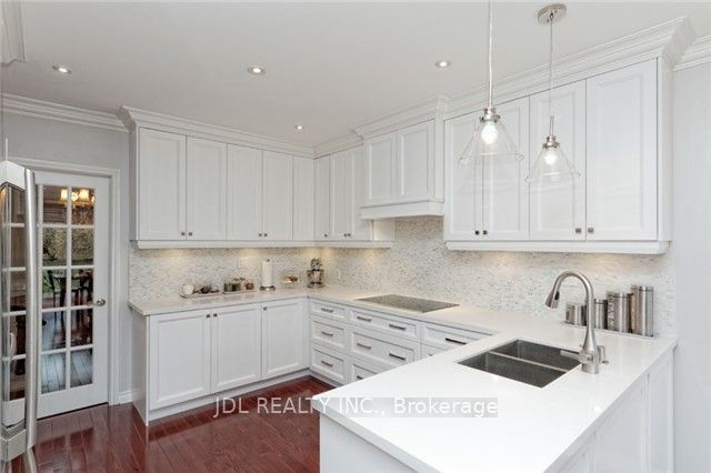 22 Hillholm Boulevard Property Photo 7
