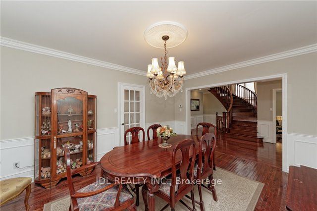 22 Hillholm Boulevard Property Photo 8