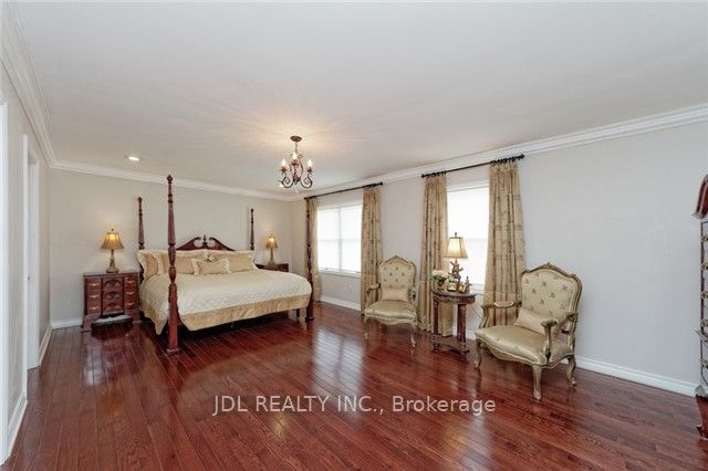 22 Hillholm Boulevard Property Photo 10