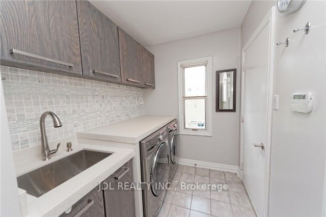 22 Hillholm Boulevard Property Photo 16
