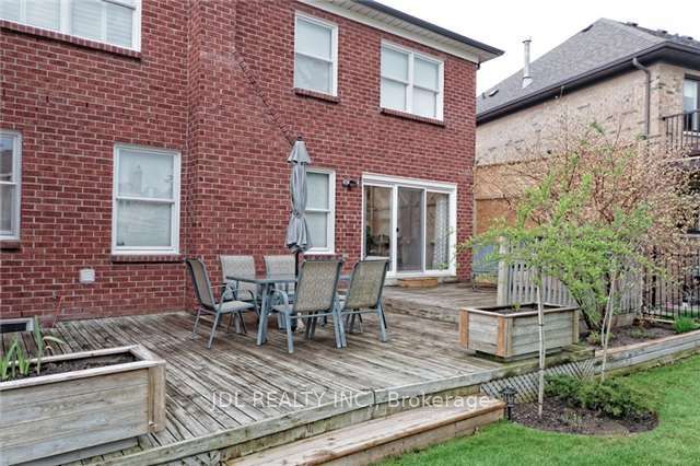 22 Hillholm Boulevard Property Photo 20