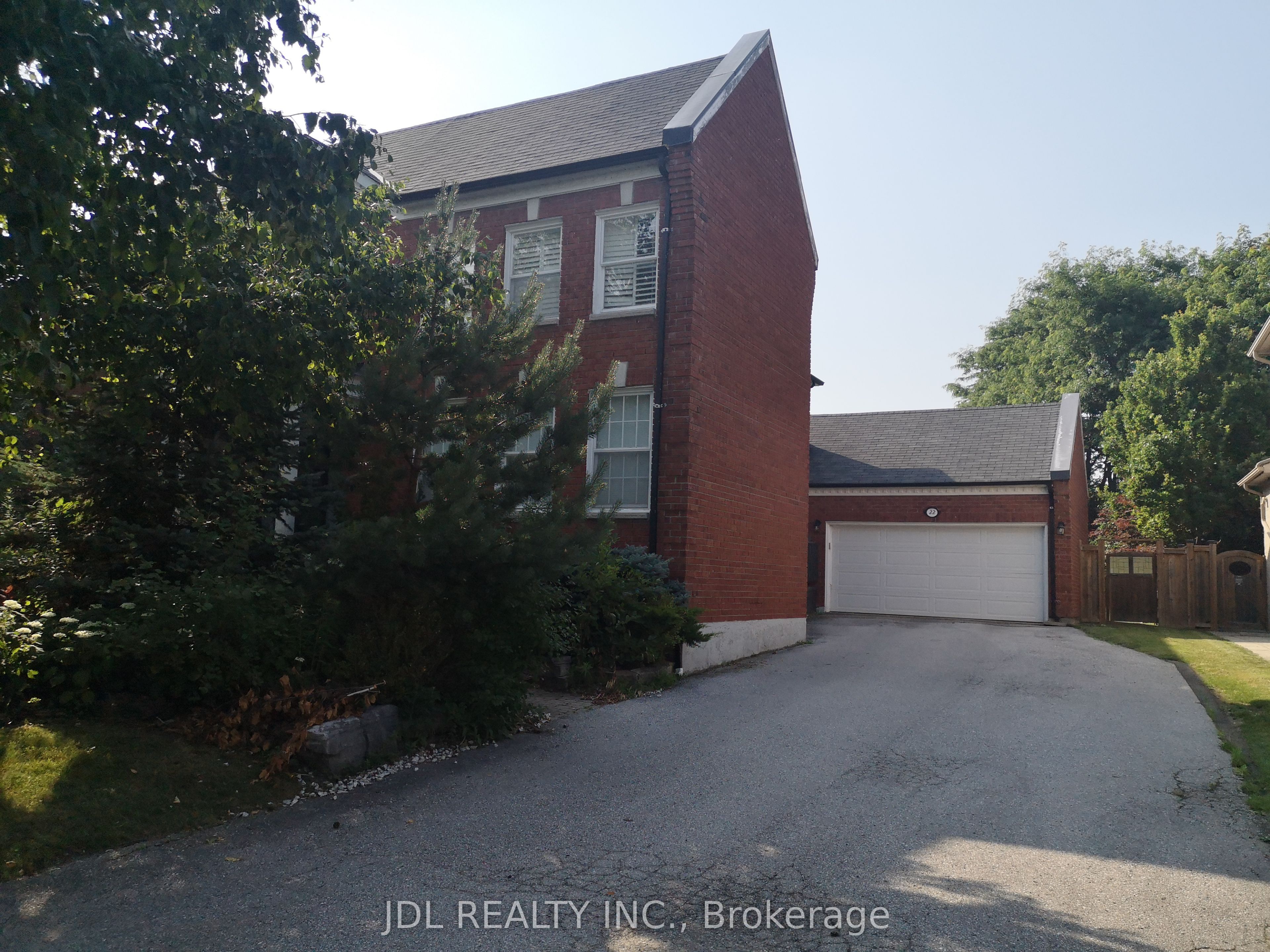 22 Hillholm Boulevard Property Photo 25