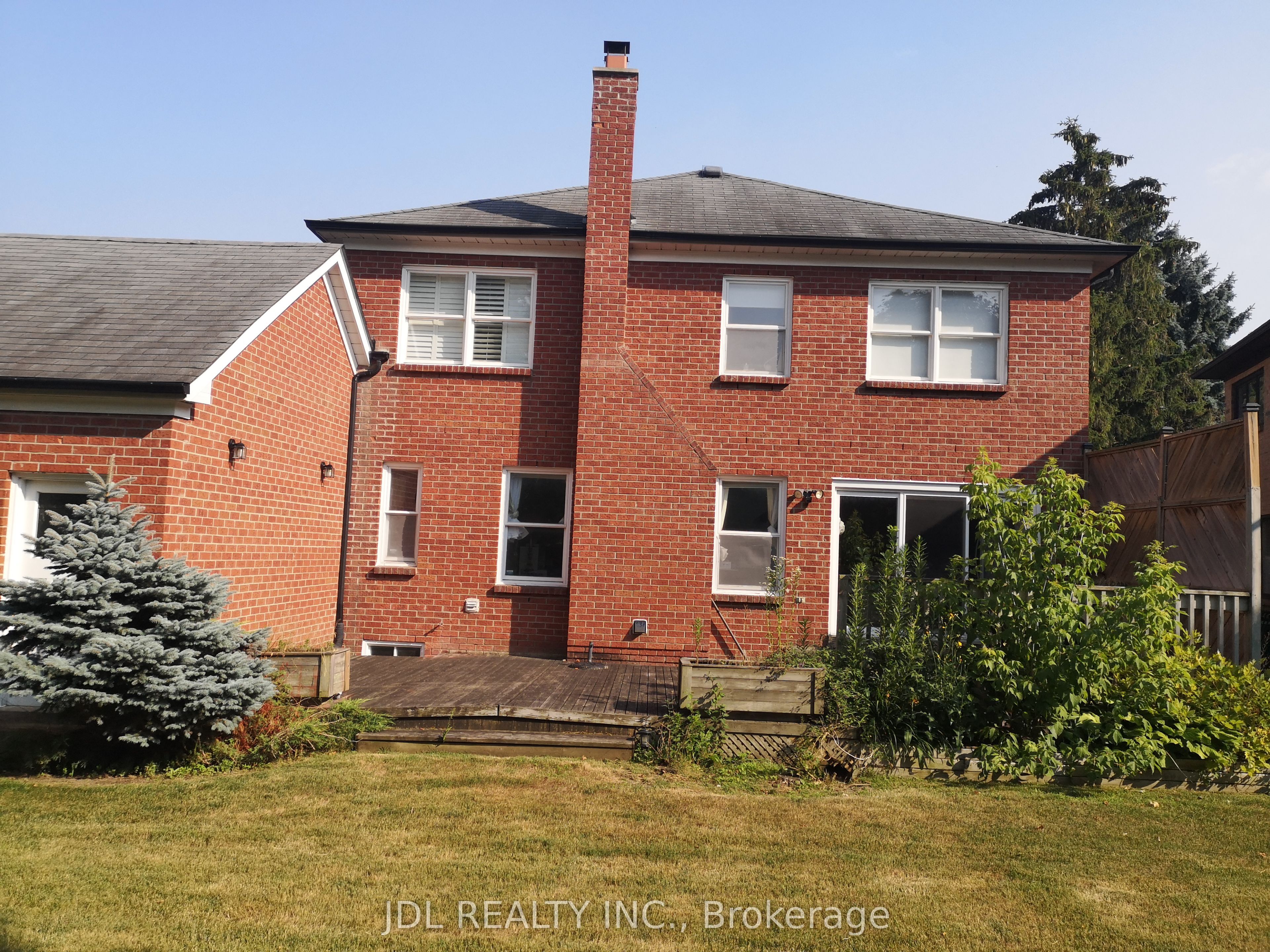 22 Hillholm Boulevard Property Photo 27