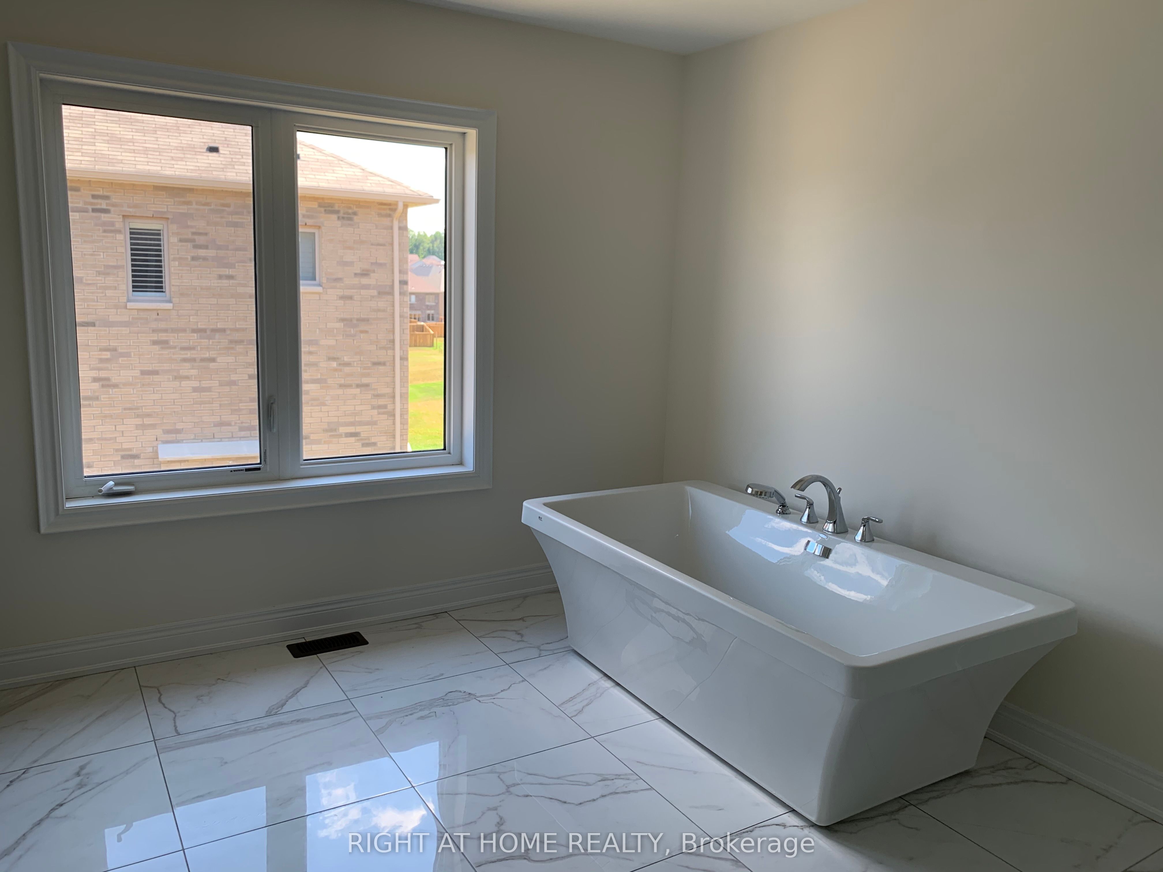 35 Prunella Cres Property Photo 12