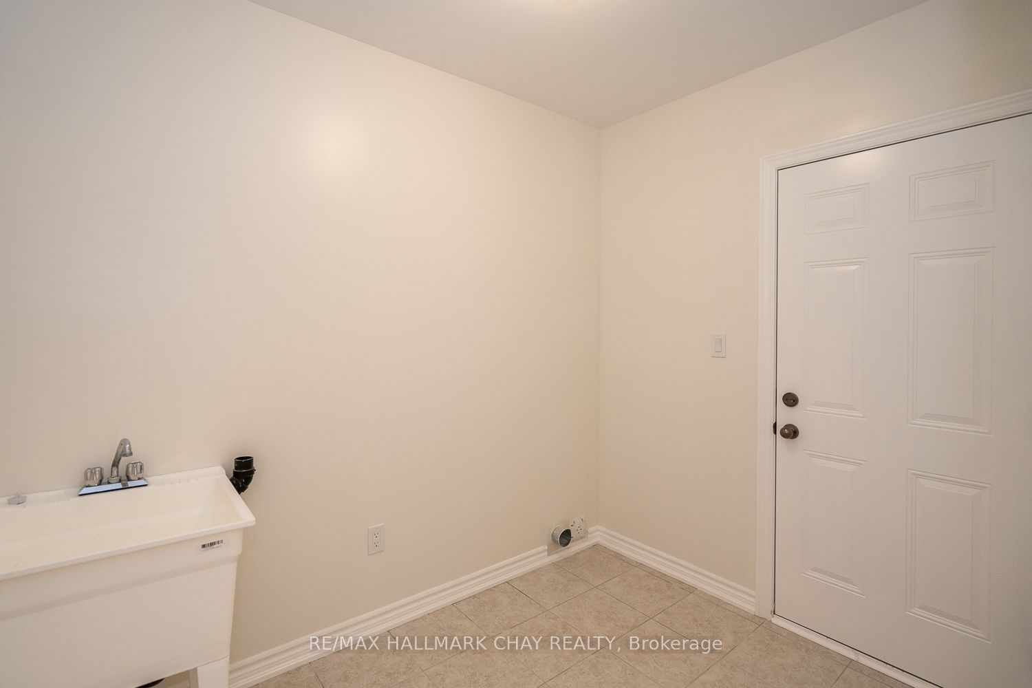 21 Fenn Crescent Property Photo 8