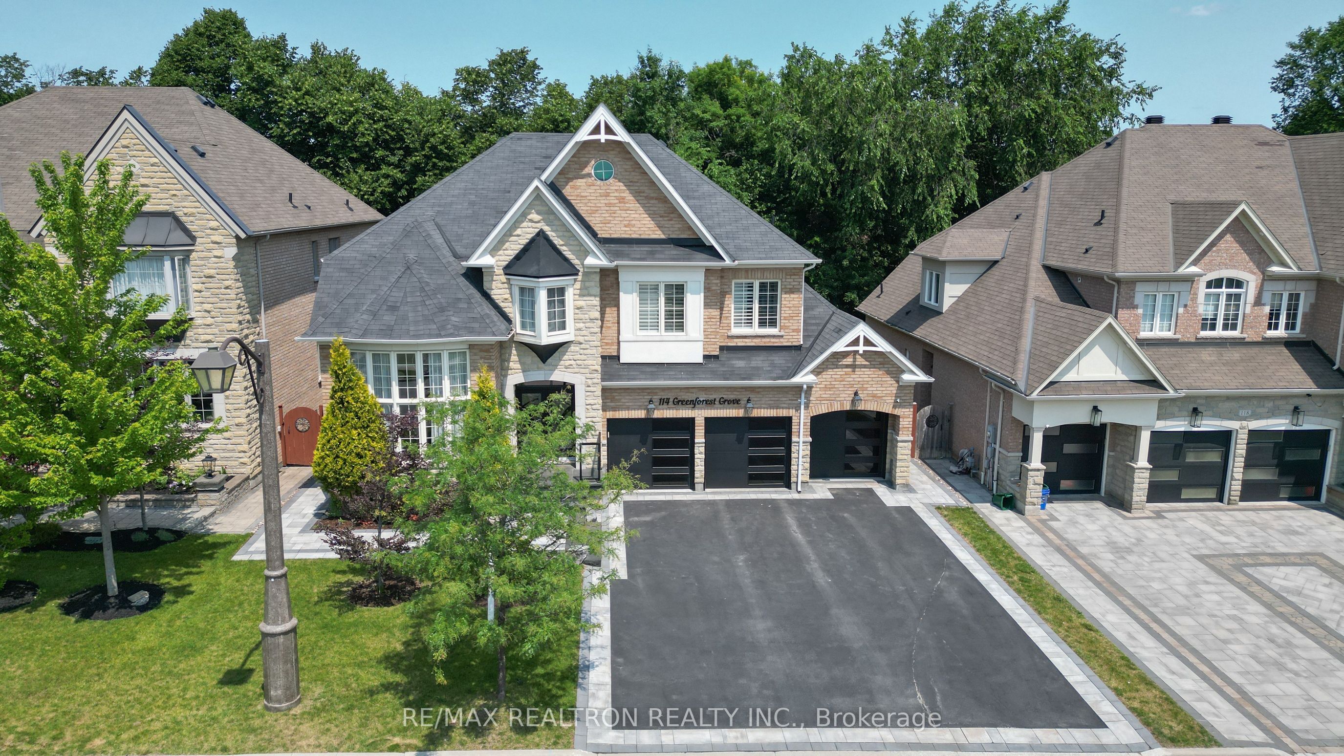114 Greenforest Grove Property Photo 1