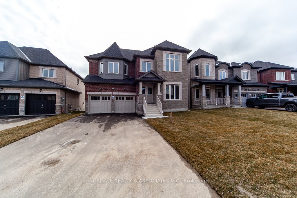1393 Stovell Cres Property Photo 1