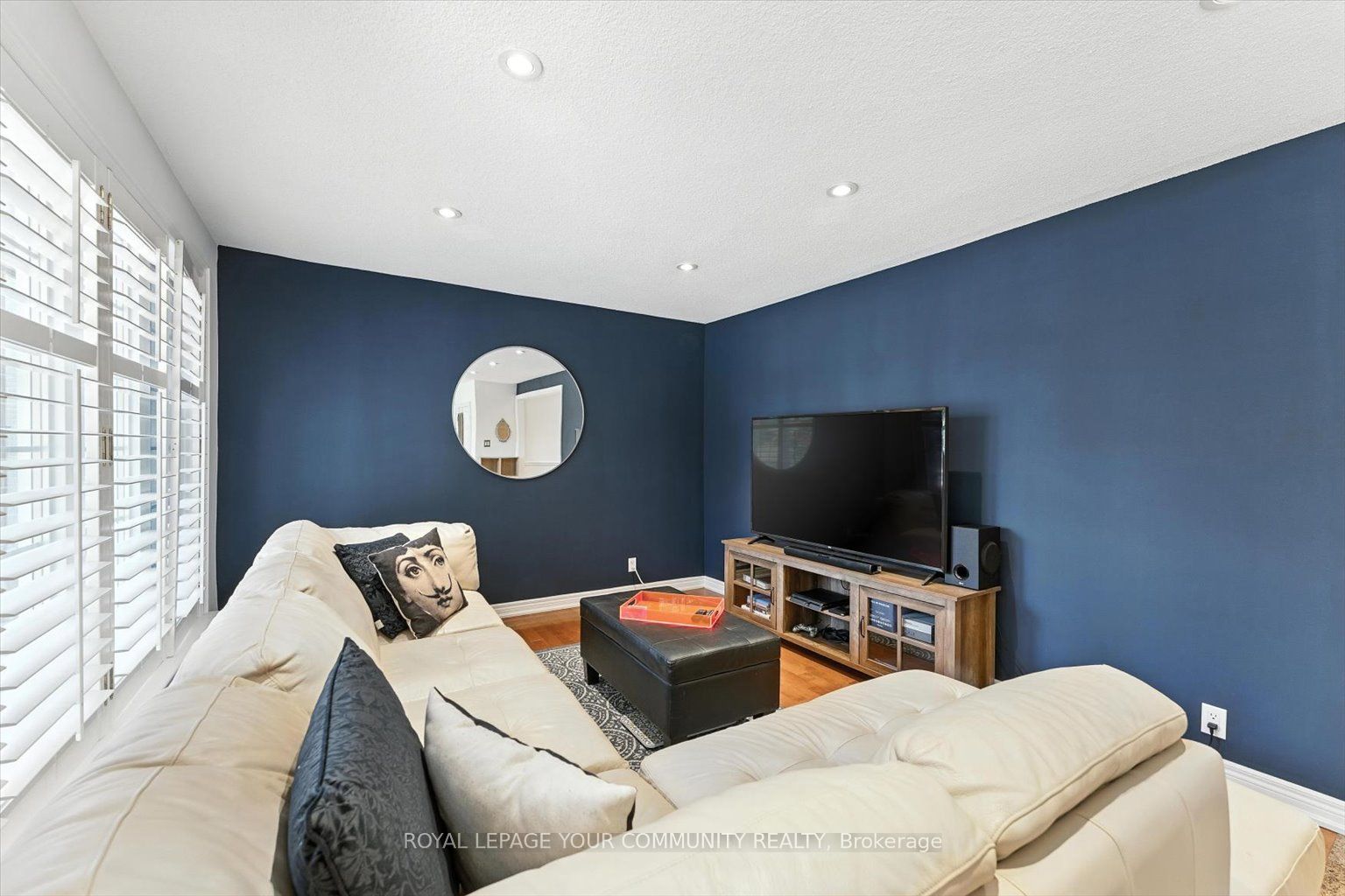 19 Weller Crescent Property Photo 9