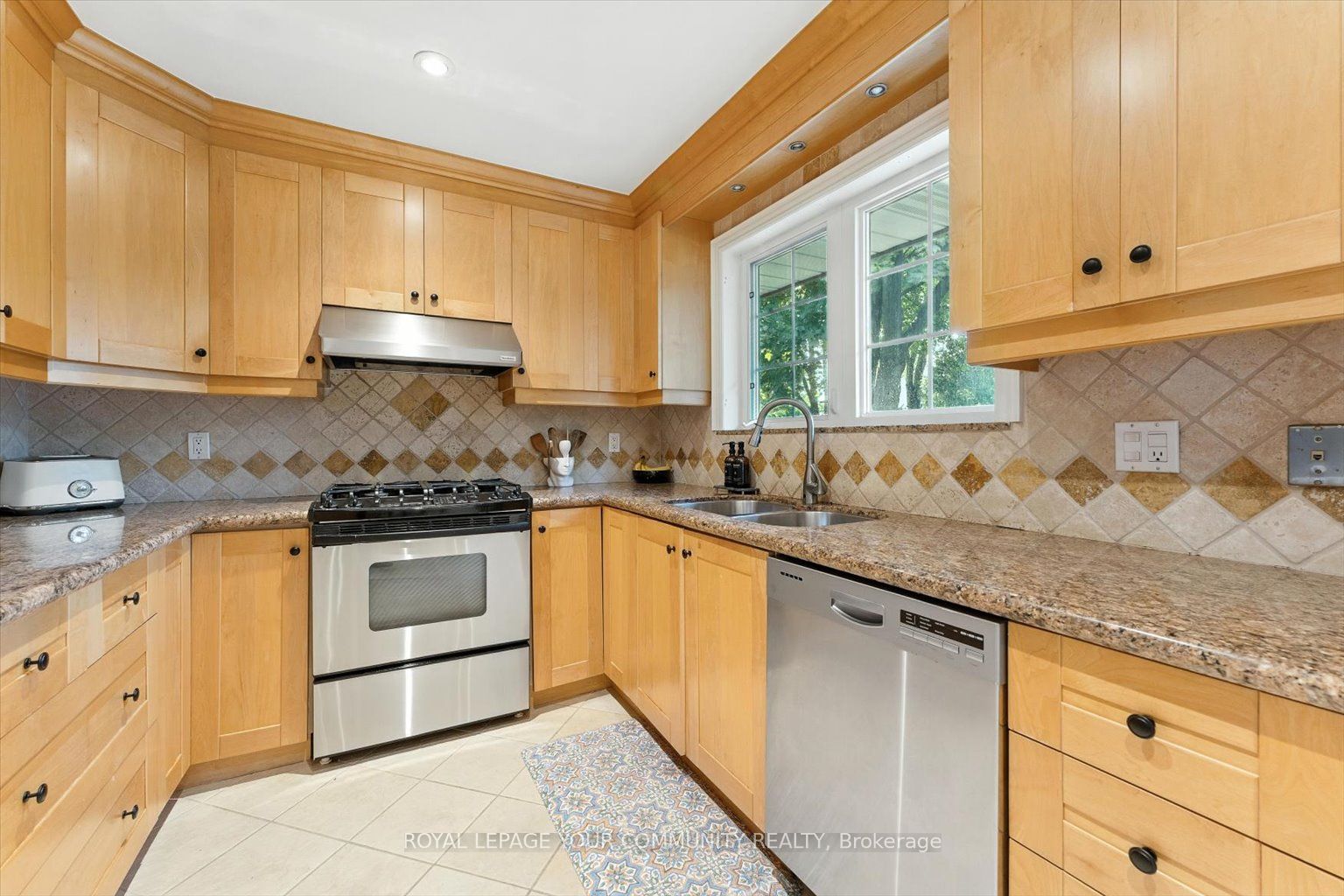 19 Weller Crescent Property Photo 17