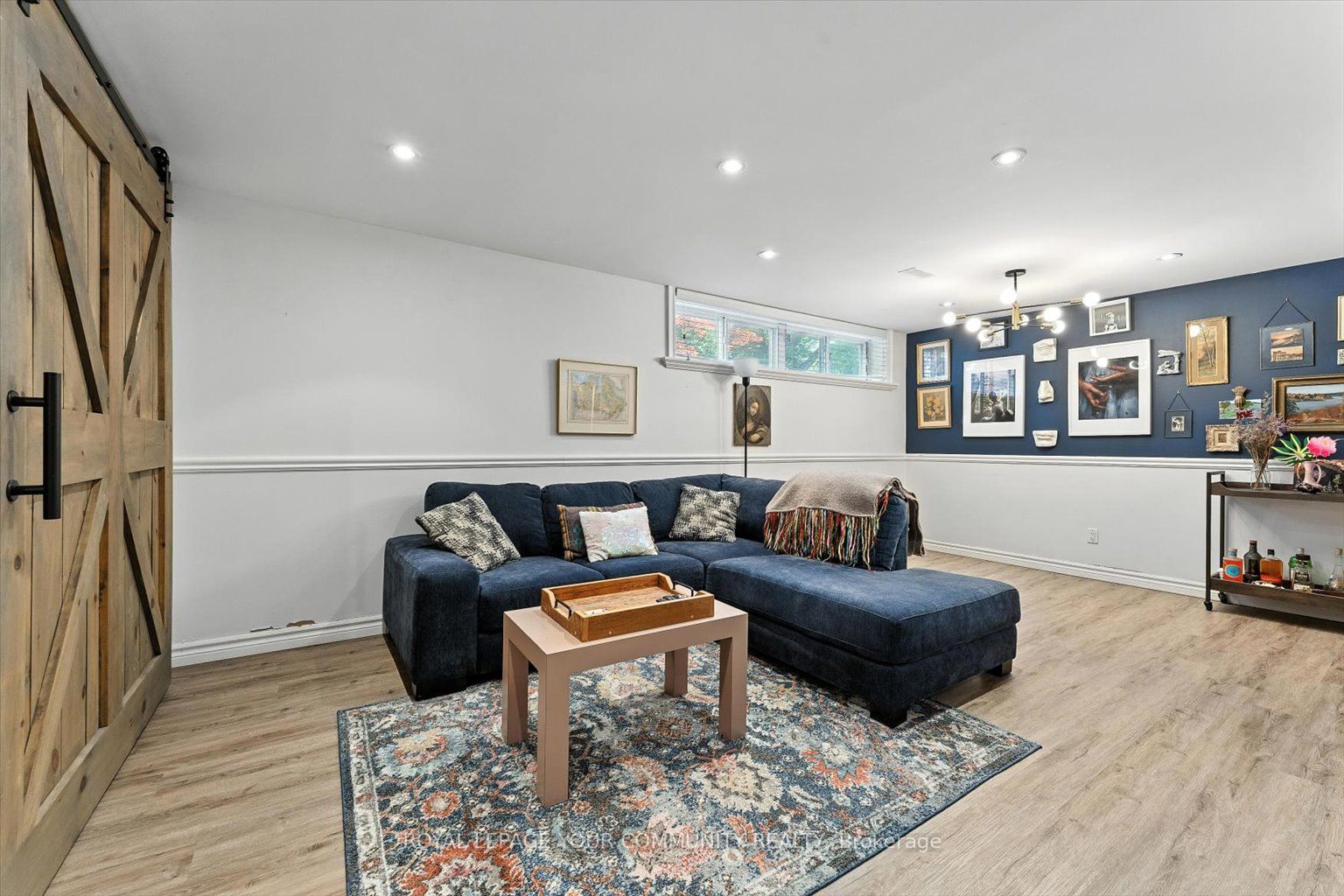 19 Weller Crescent Property Photo 27