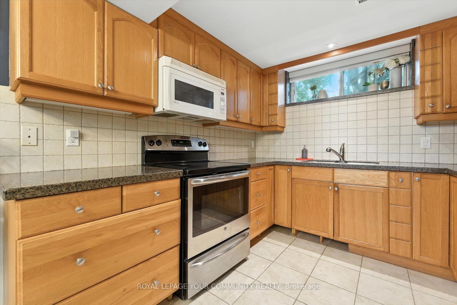 19 Weller Crescent Property Photo 31