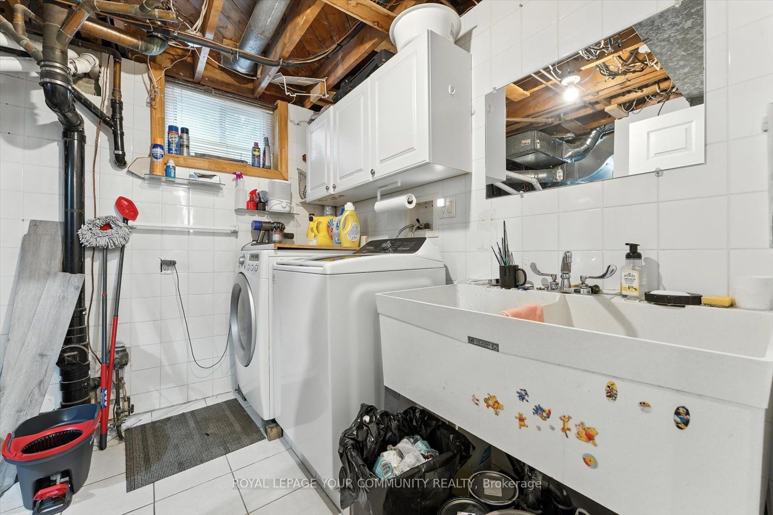 19 Weller Crescent Property Photo 37