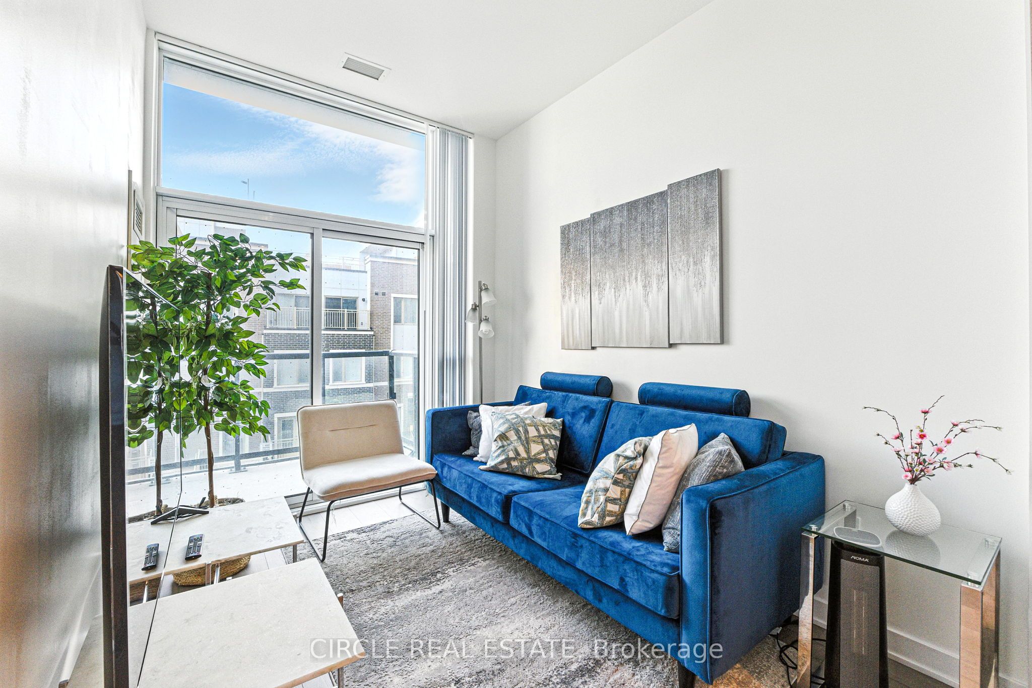 60 Honeycrisp Crescent 201 Property Photo 1