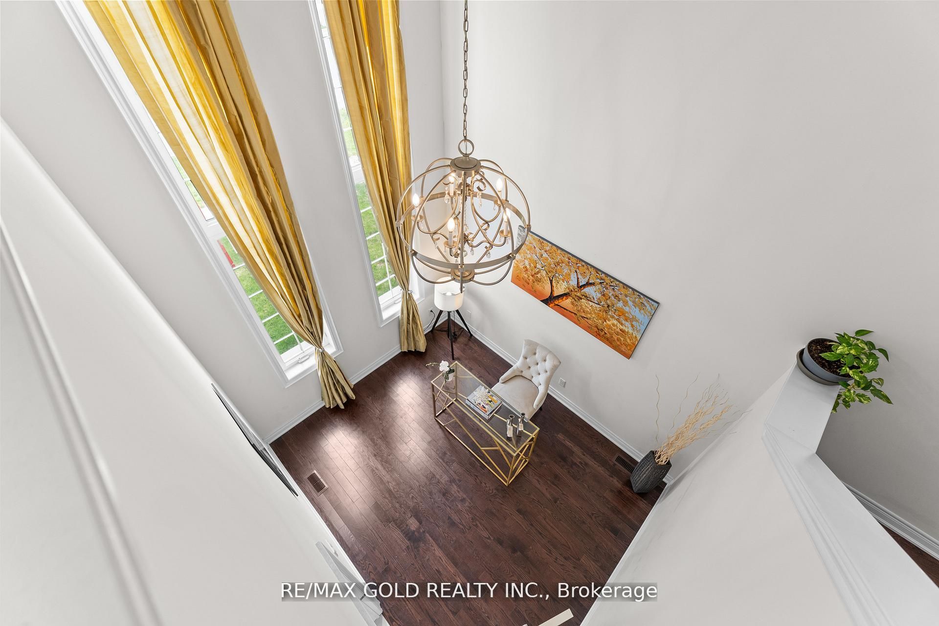 24 Finland Drive (upper) Property Photo 22
