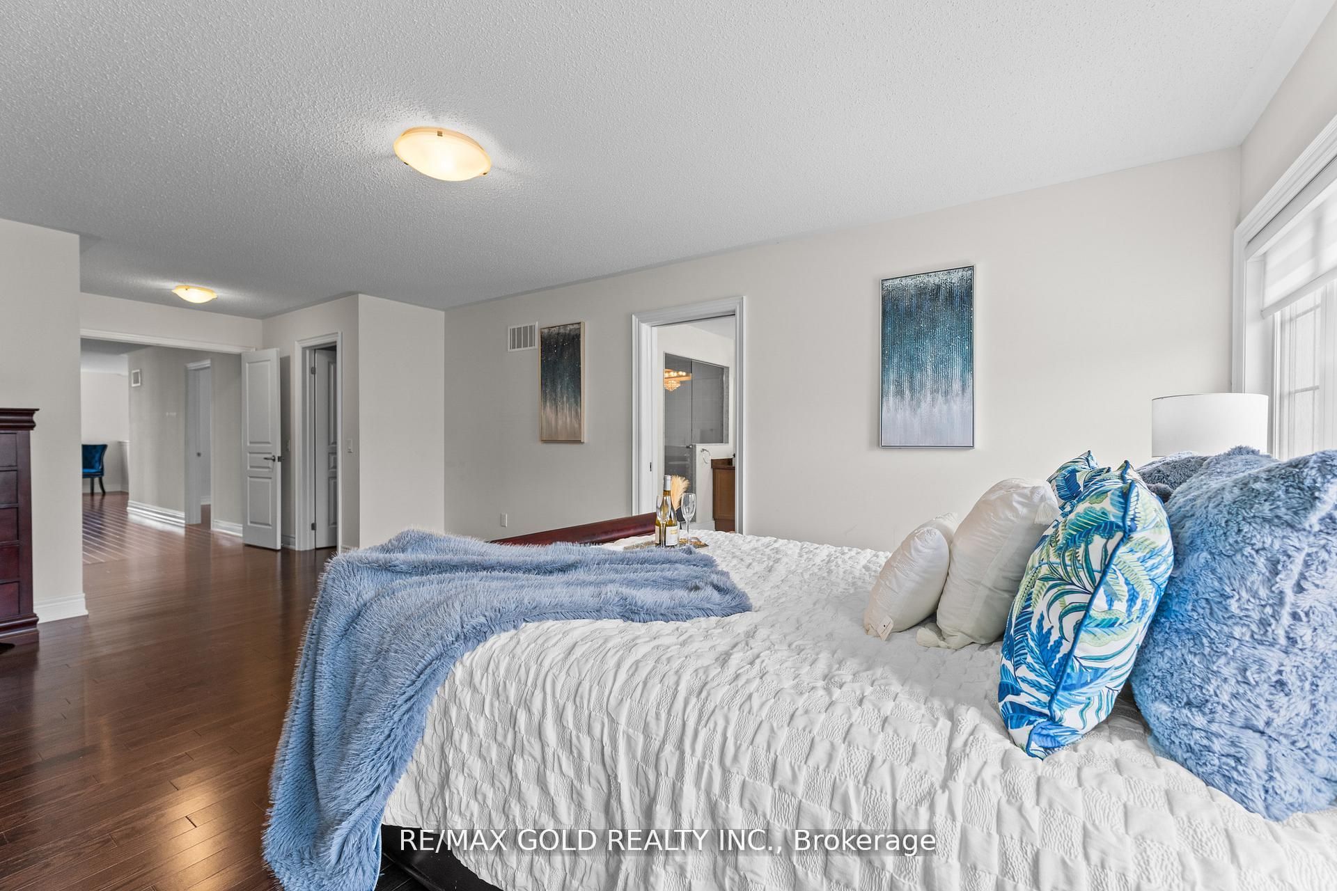 24 Finland Drive (upper) Property Photo 26