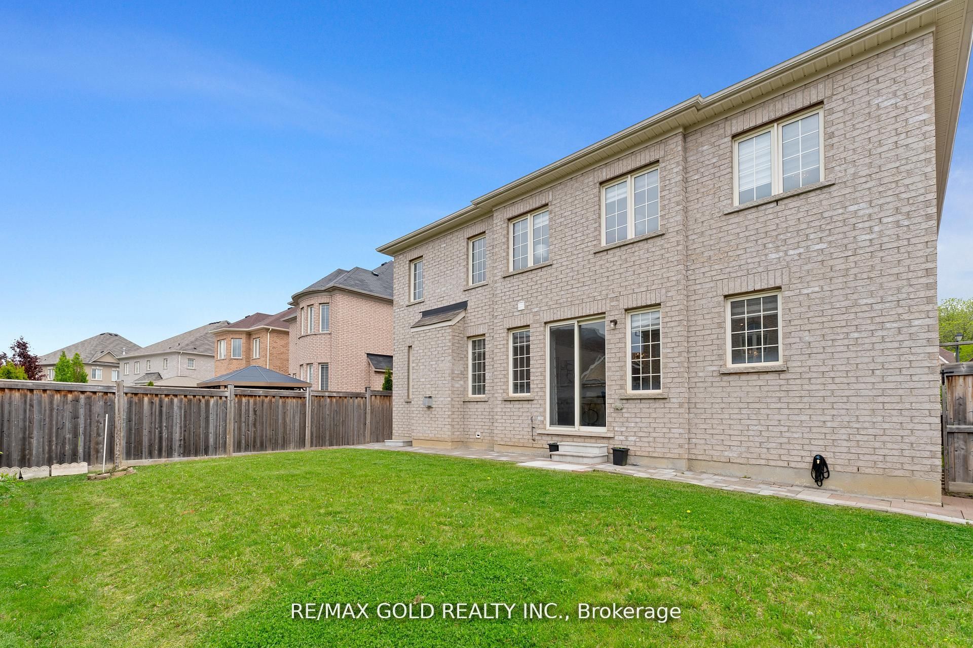 24 Finland Drive (upper) Property Photo 33