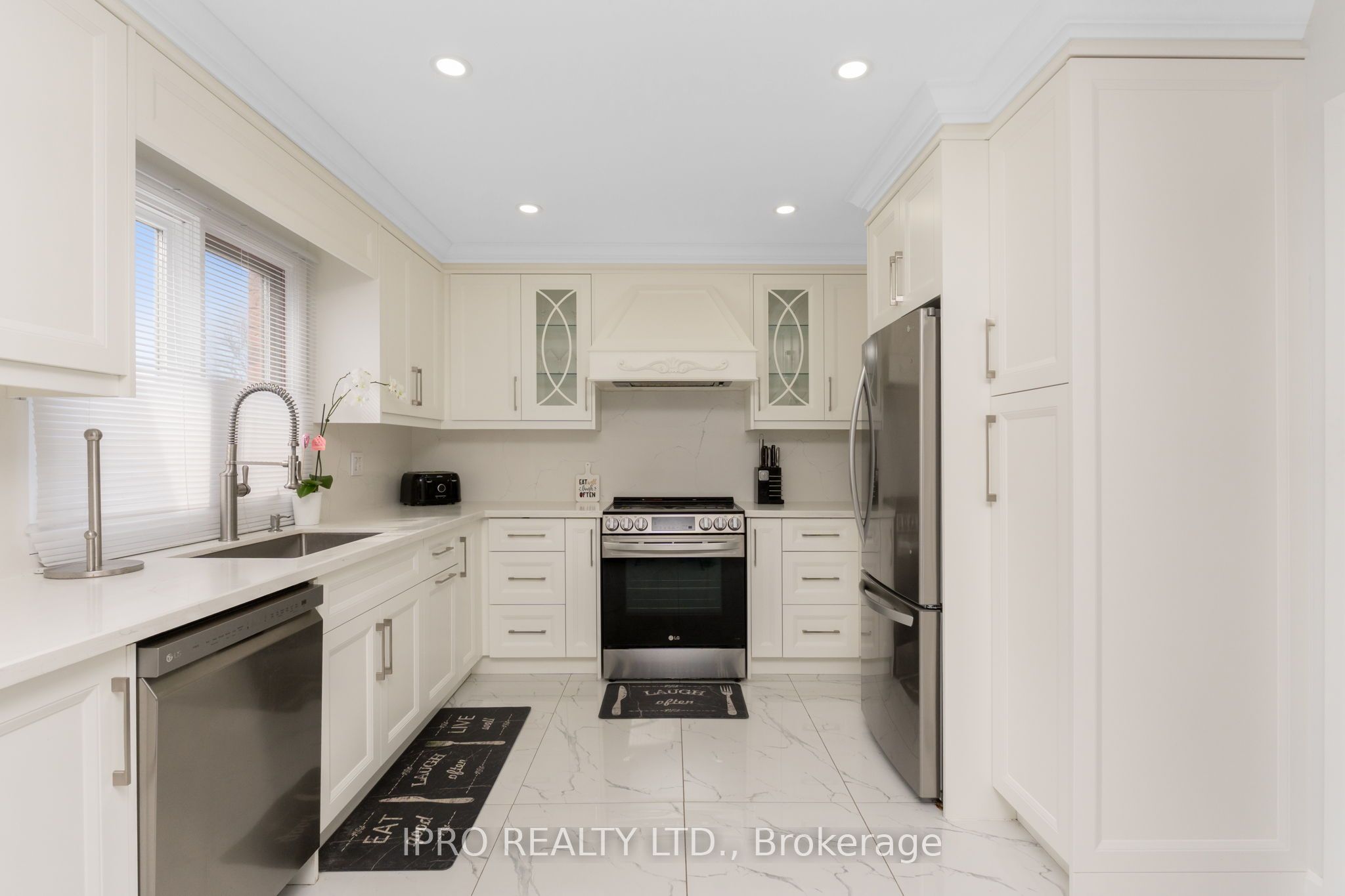 108 Zinnia Place Property Photo 10