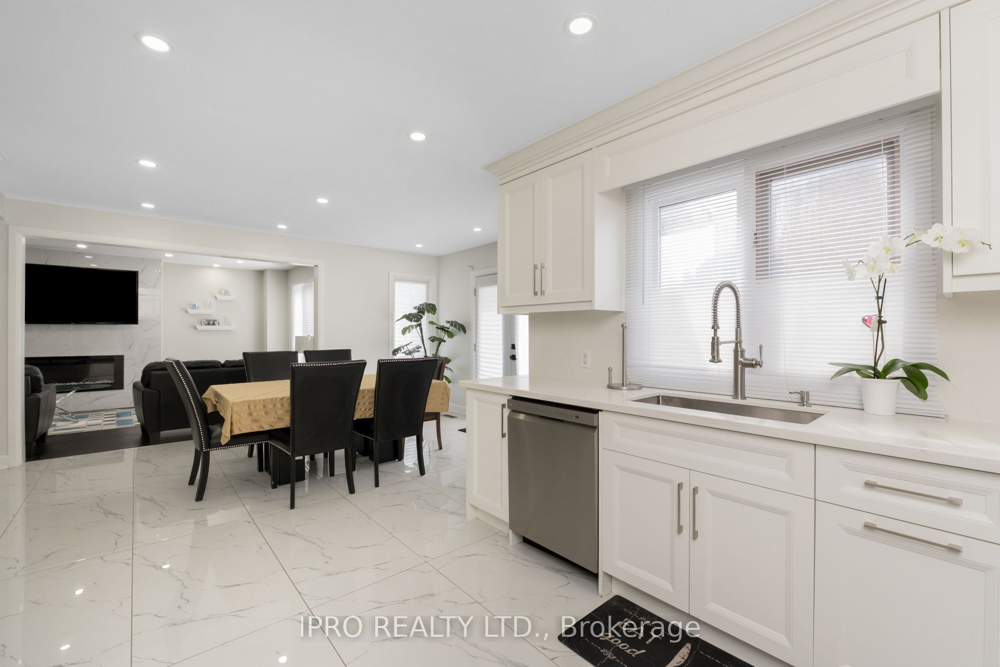 108 Zinnia Place Property Photo 13