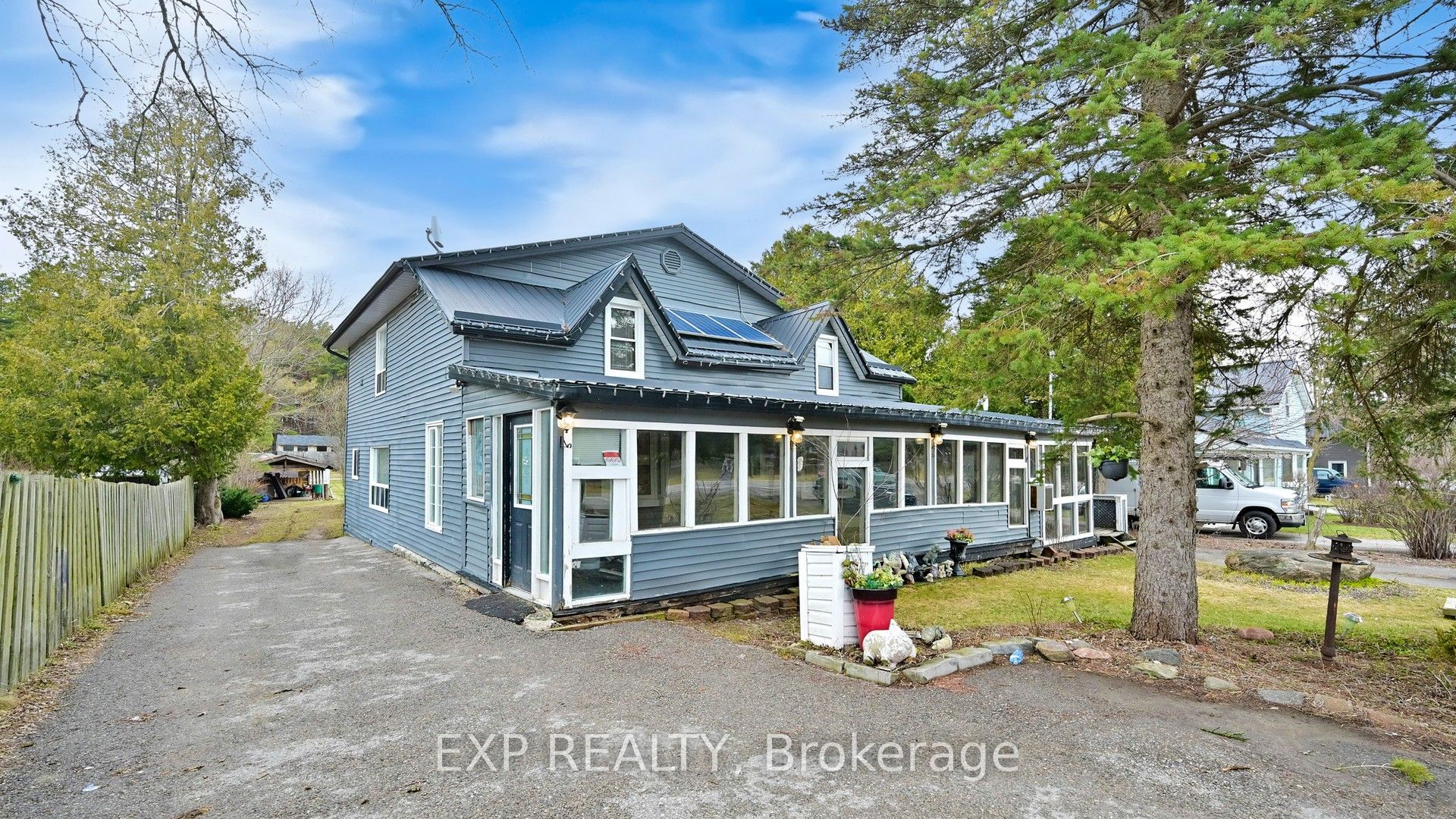 246 Regional 8 Road Property Photo 1