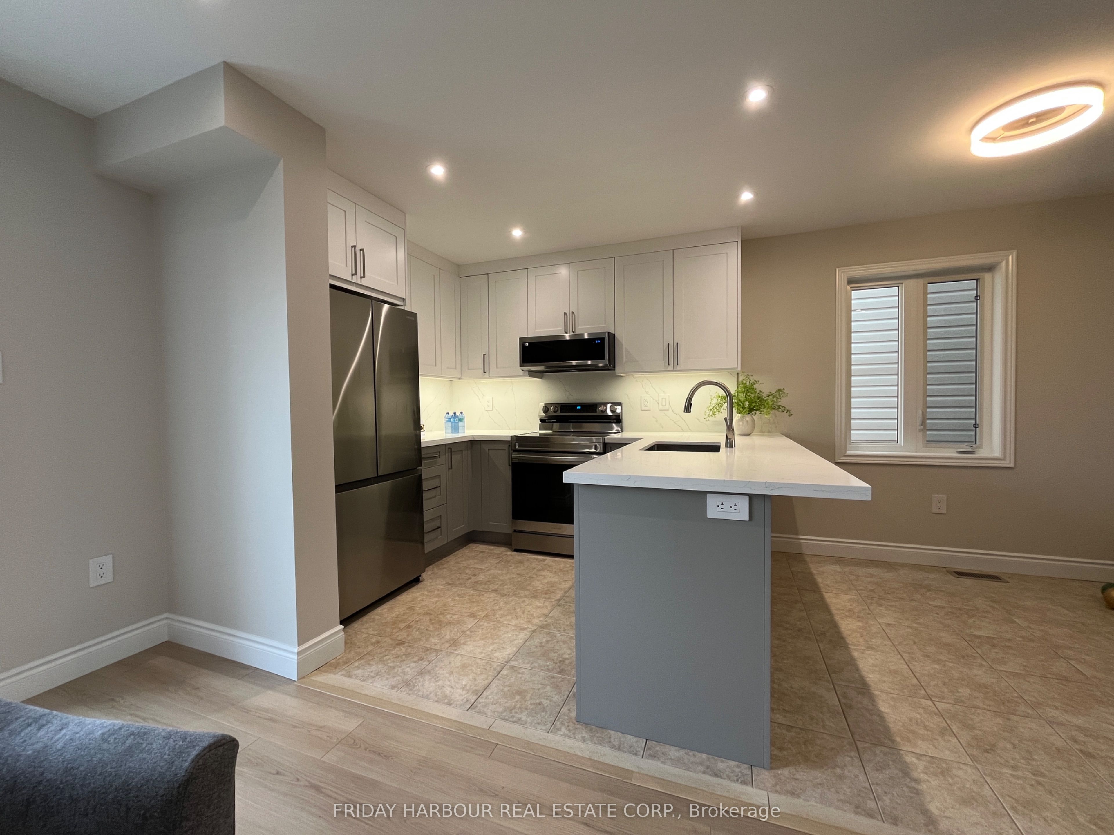 16 Admiral Crescent Property Photo 1