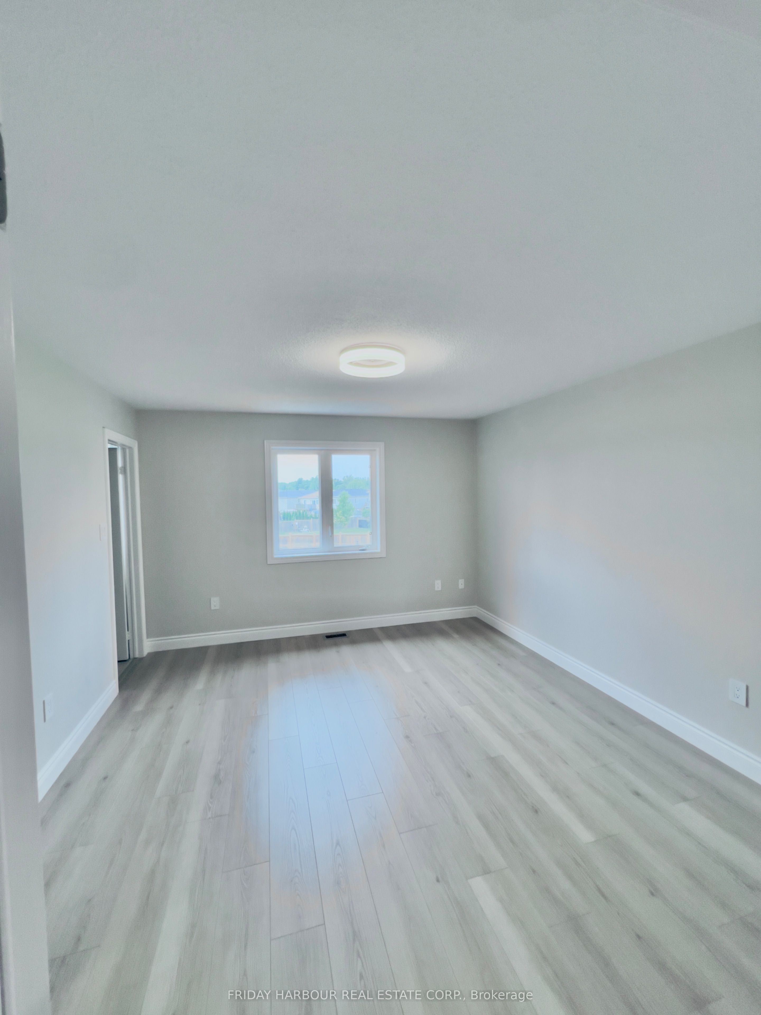 16 Admiral Crescent Property Photo 22