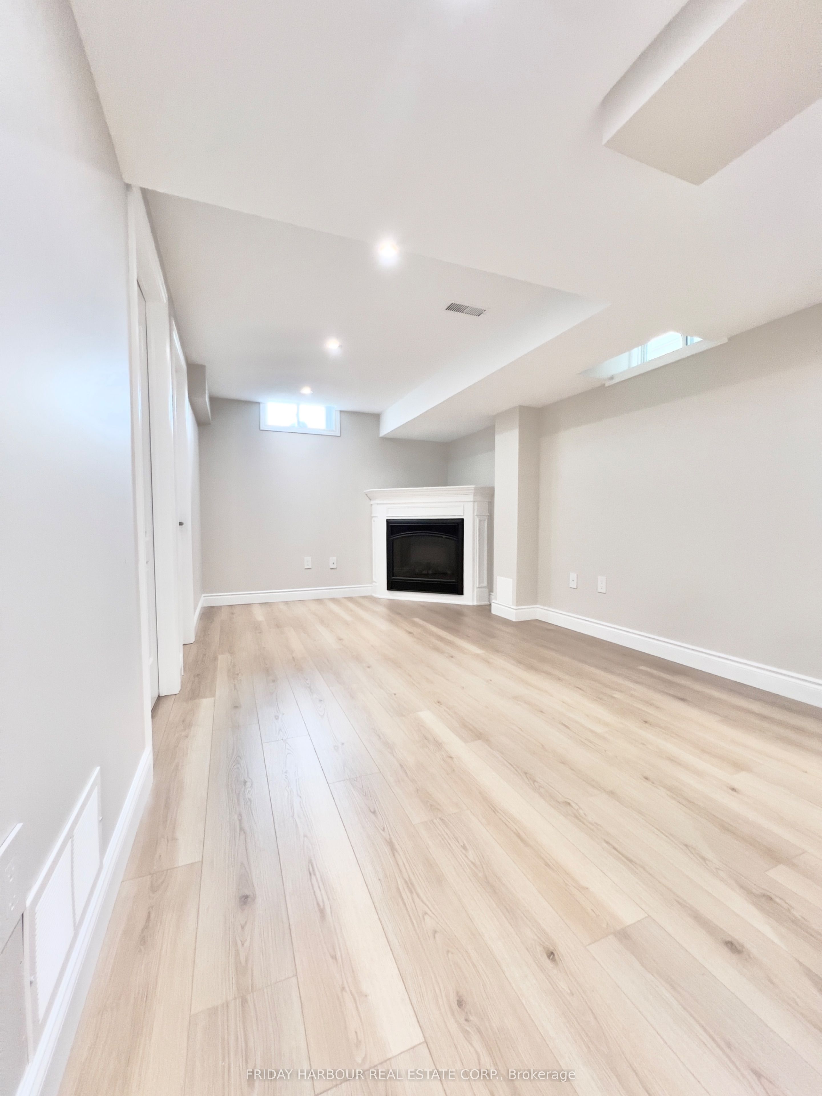 16 Admiral Crescent Property Photo 27