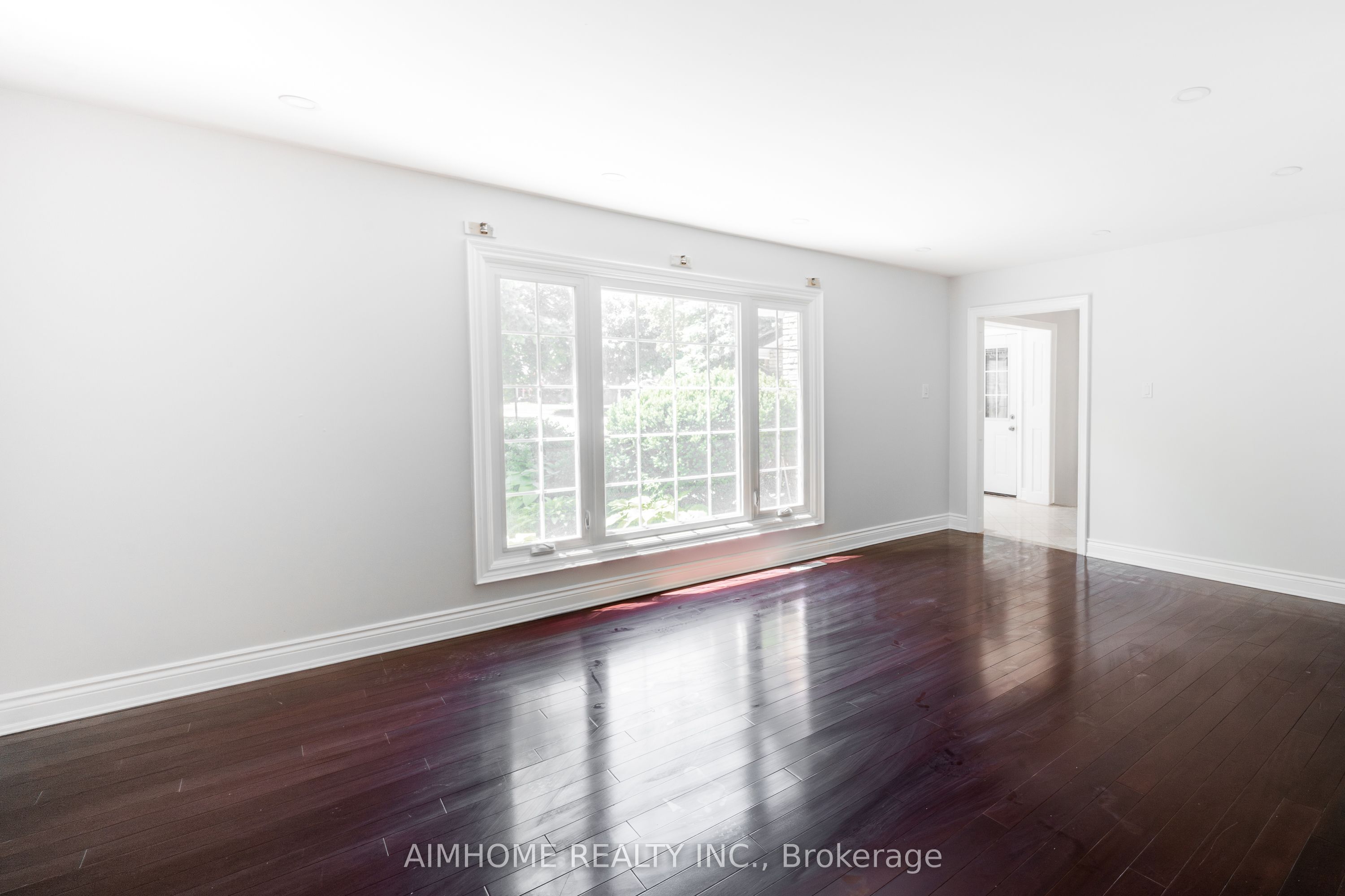 9 Jill Court Property Photo 4
