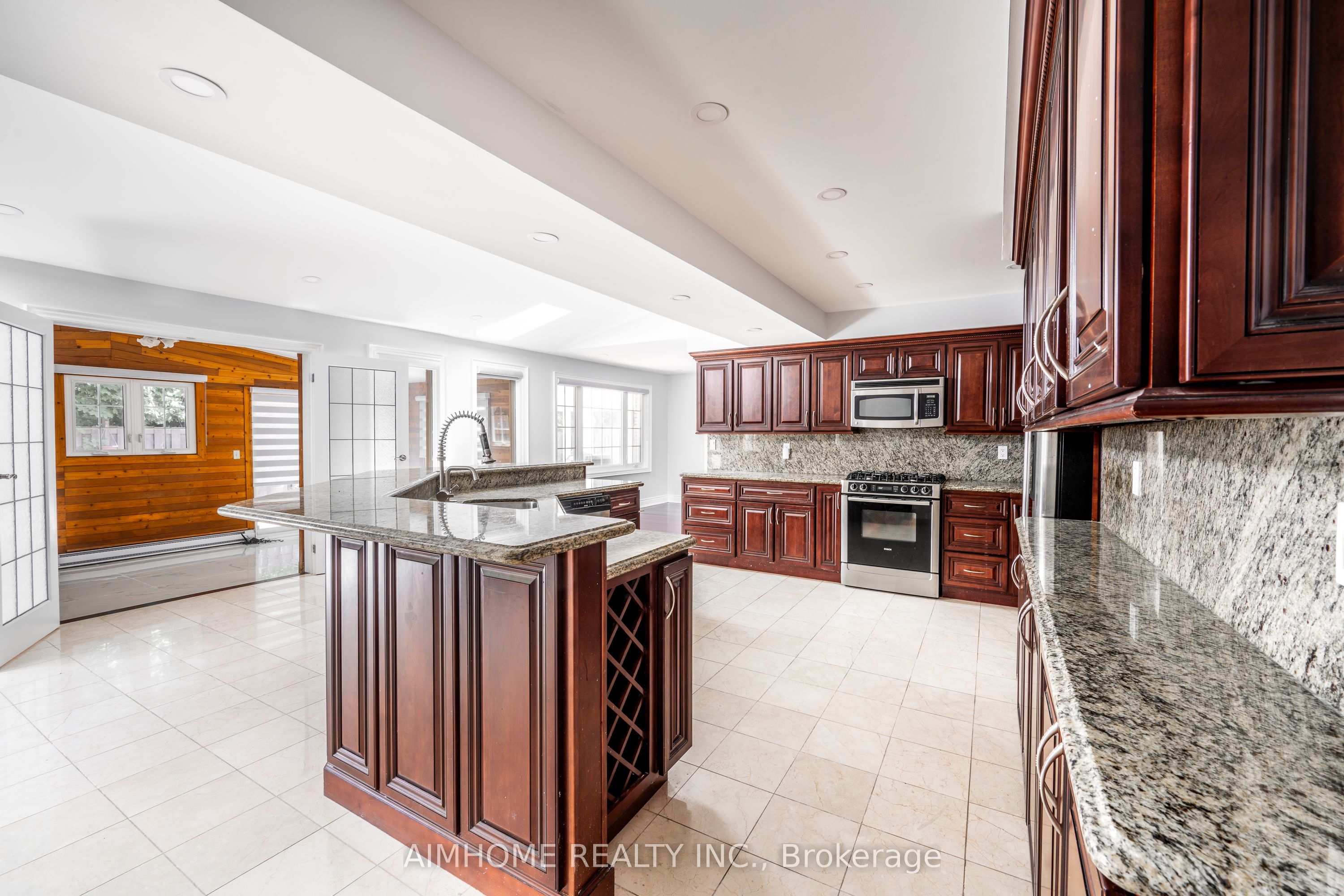 9 Jill Court Property Photo 6